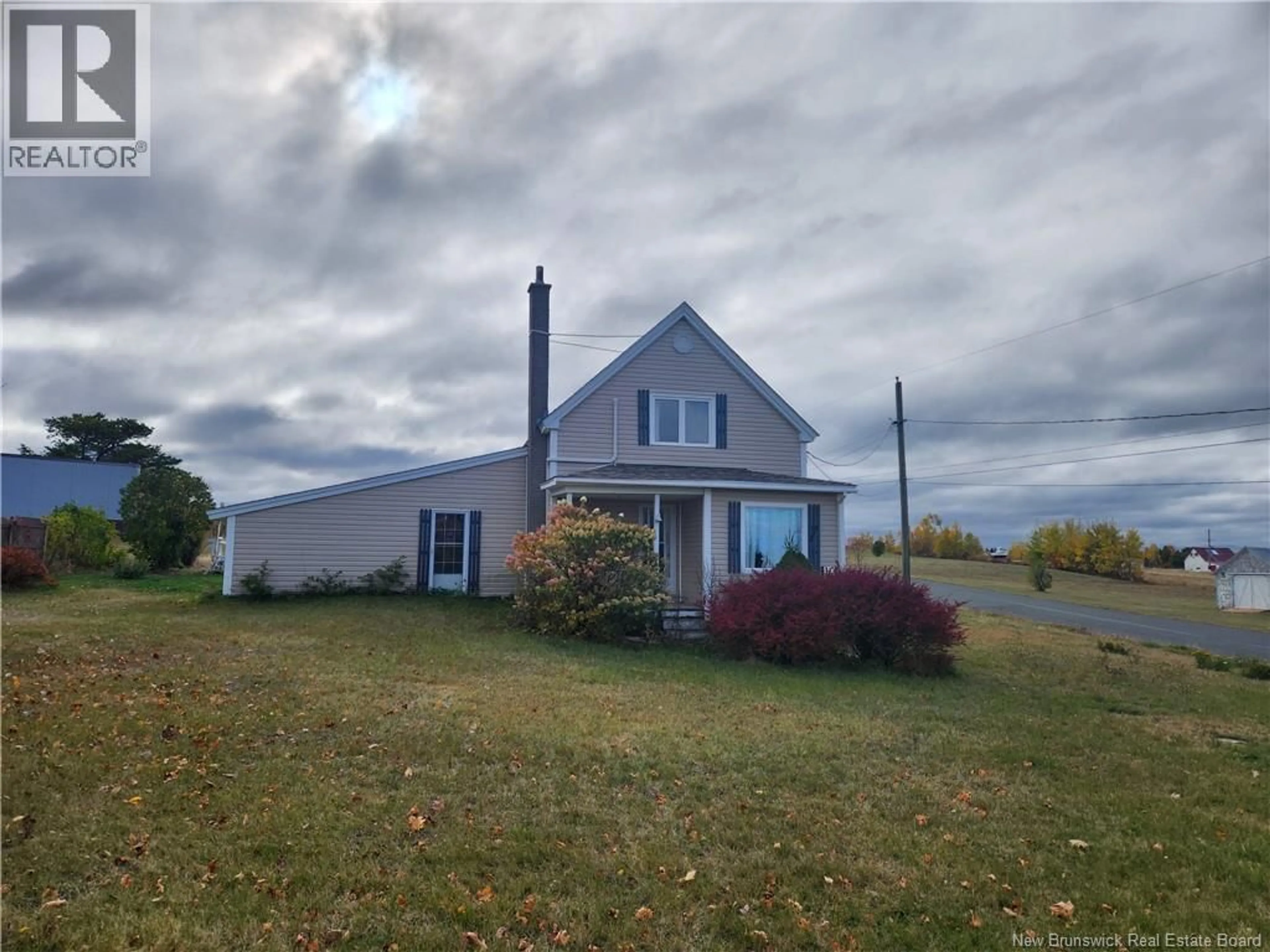 A pic from outside/outdoor area/front of a property/back of a property/a pic from drone, water/lake/river/ocean view for 10 GIONET, Caraquet New Brunswick E1W1A3