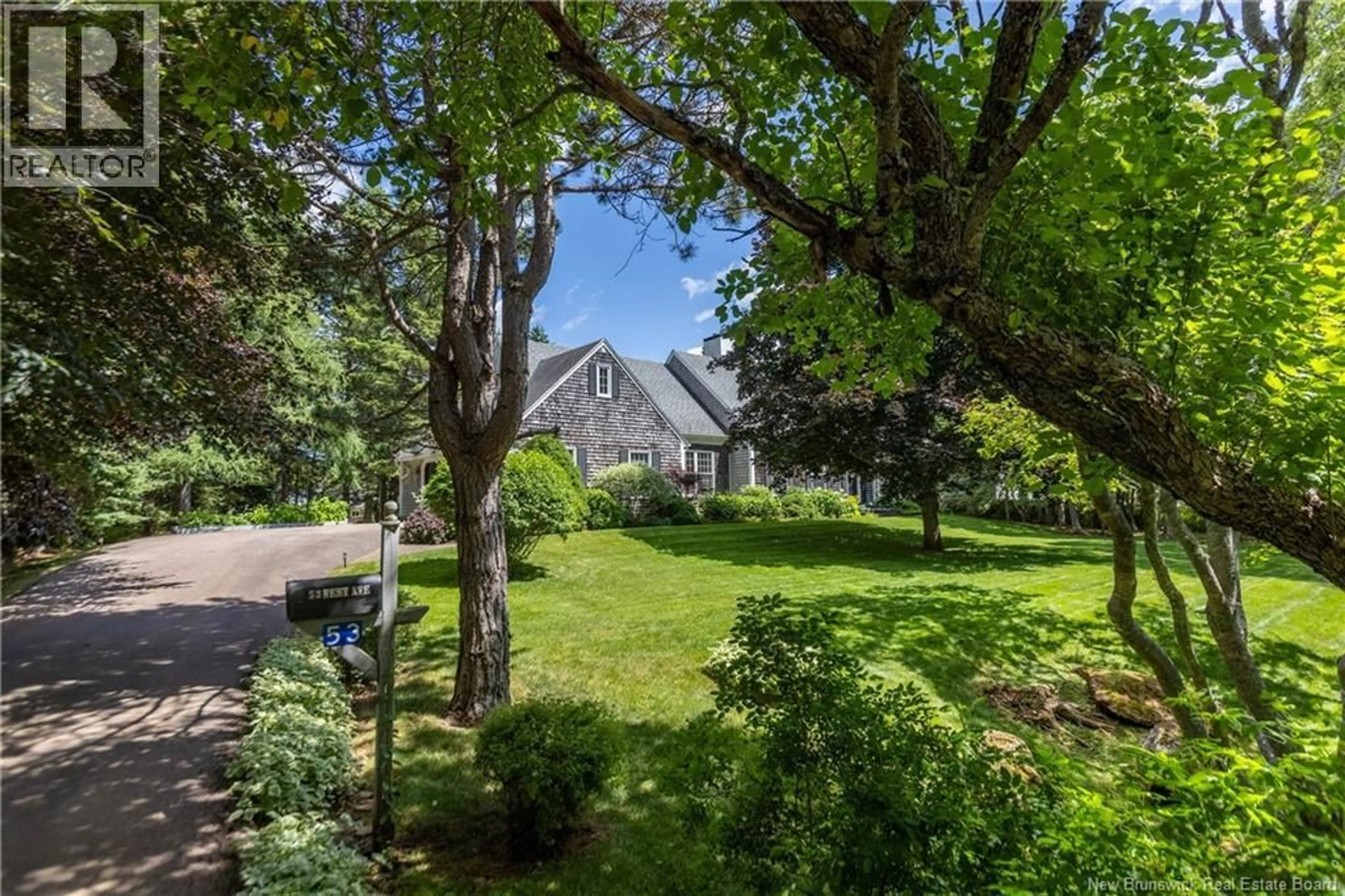 A pic from outside/outdoor area/front of a property/back of a property/a pic from drone, street for 53 WEST AVENUE, Sackville New Brunswick E4L4P2