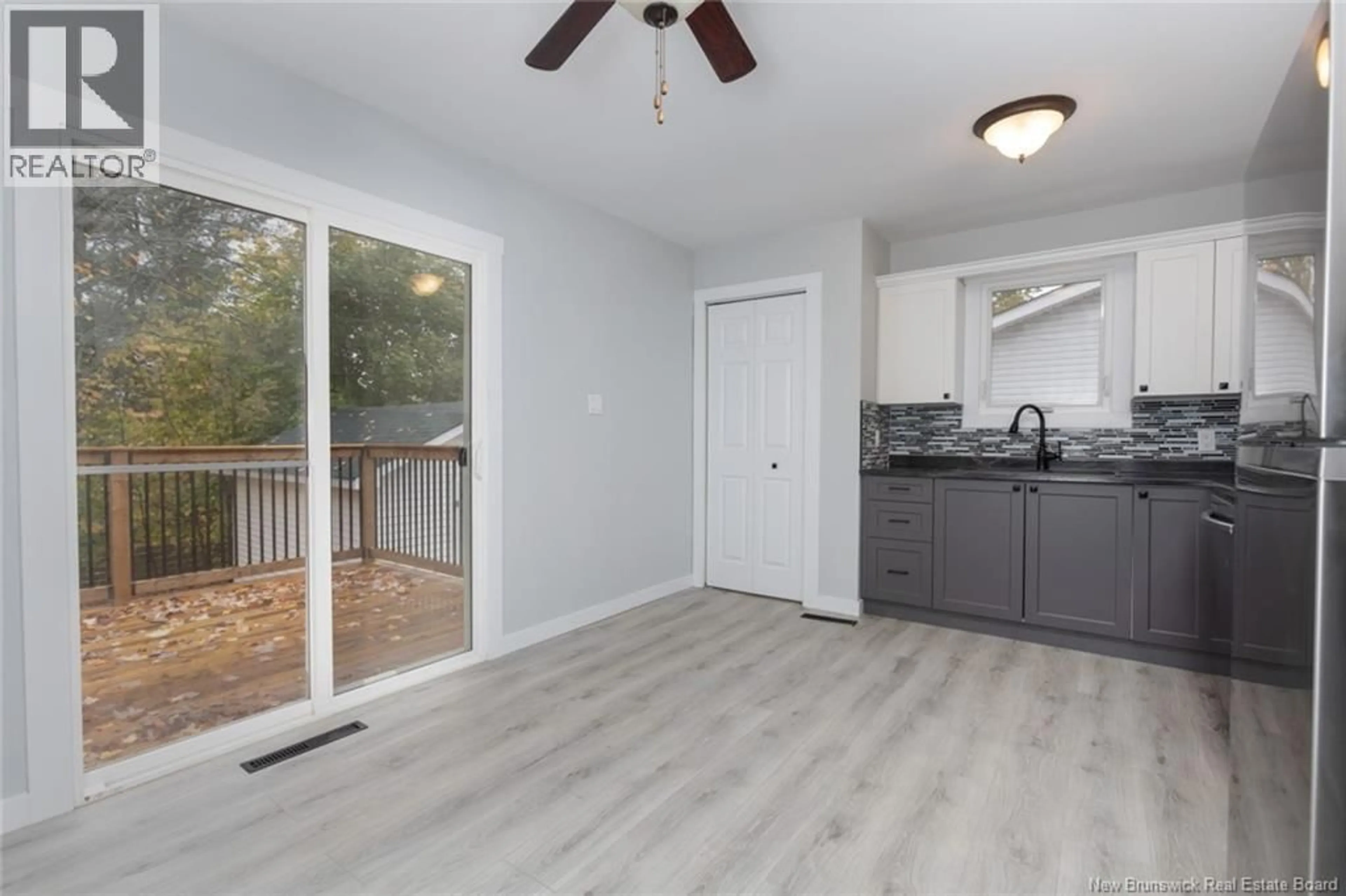 Open concept kitchen, wood/laminate floor for 21 SHAWN, Riverview New Brunswick E1B3R5
