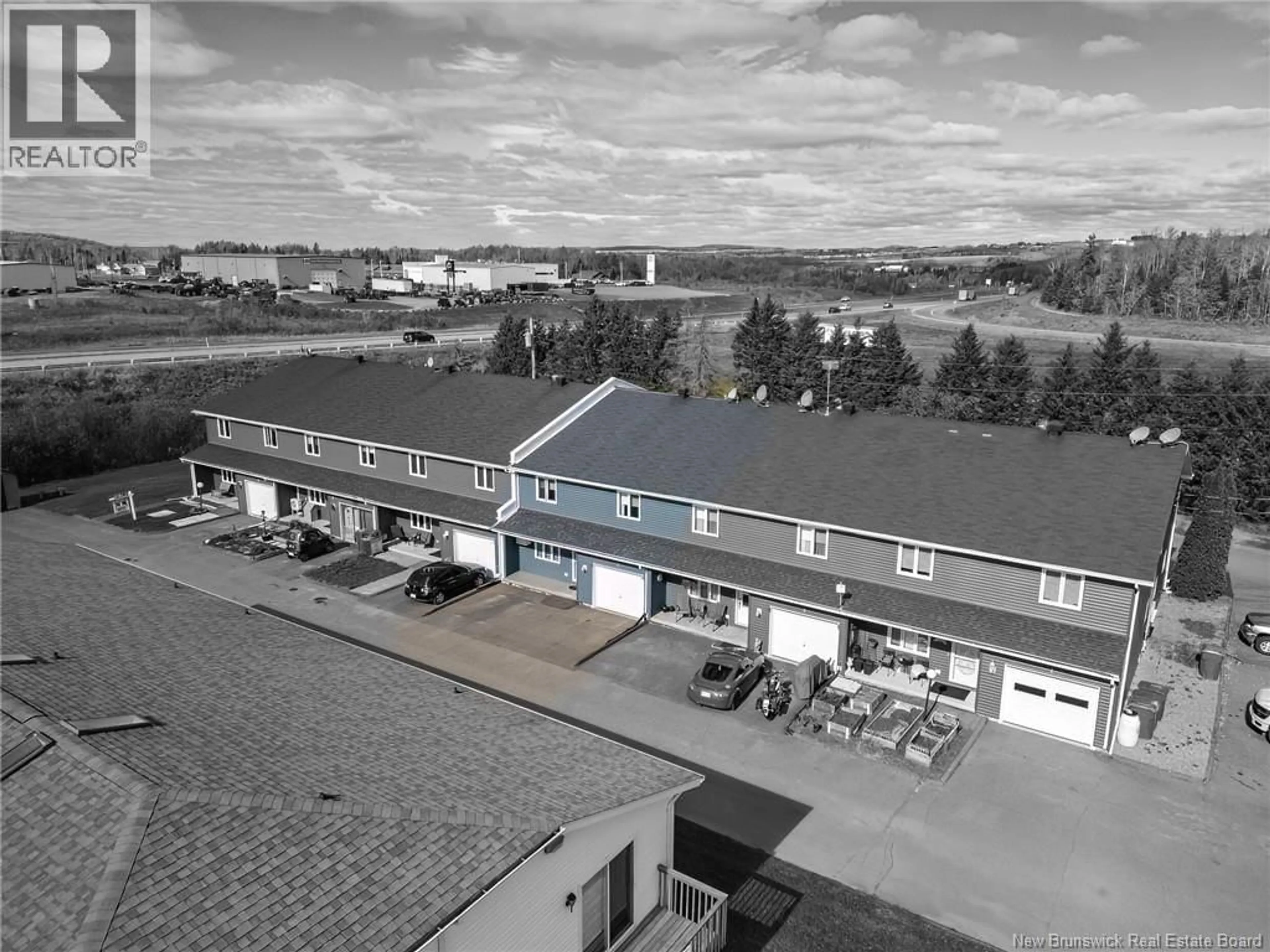 A pic from outside/outdoor area/front of a property/back of a property/a pic from drone, building for 5 - 127 LAFRANCE STREET, Grand-Sault/Grand Falls New Brunswick E3Z1B1