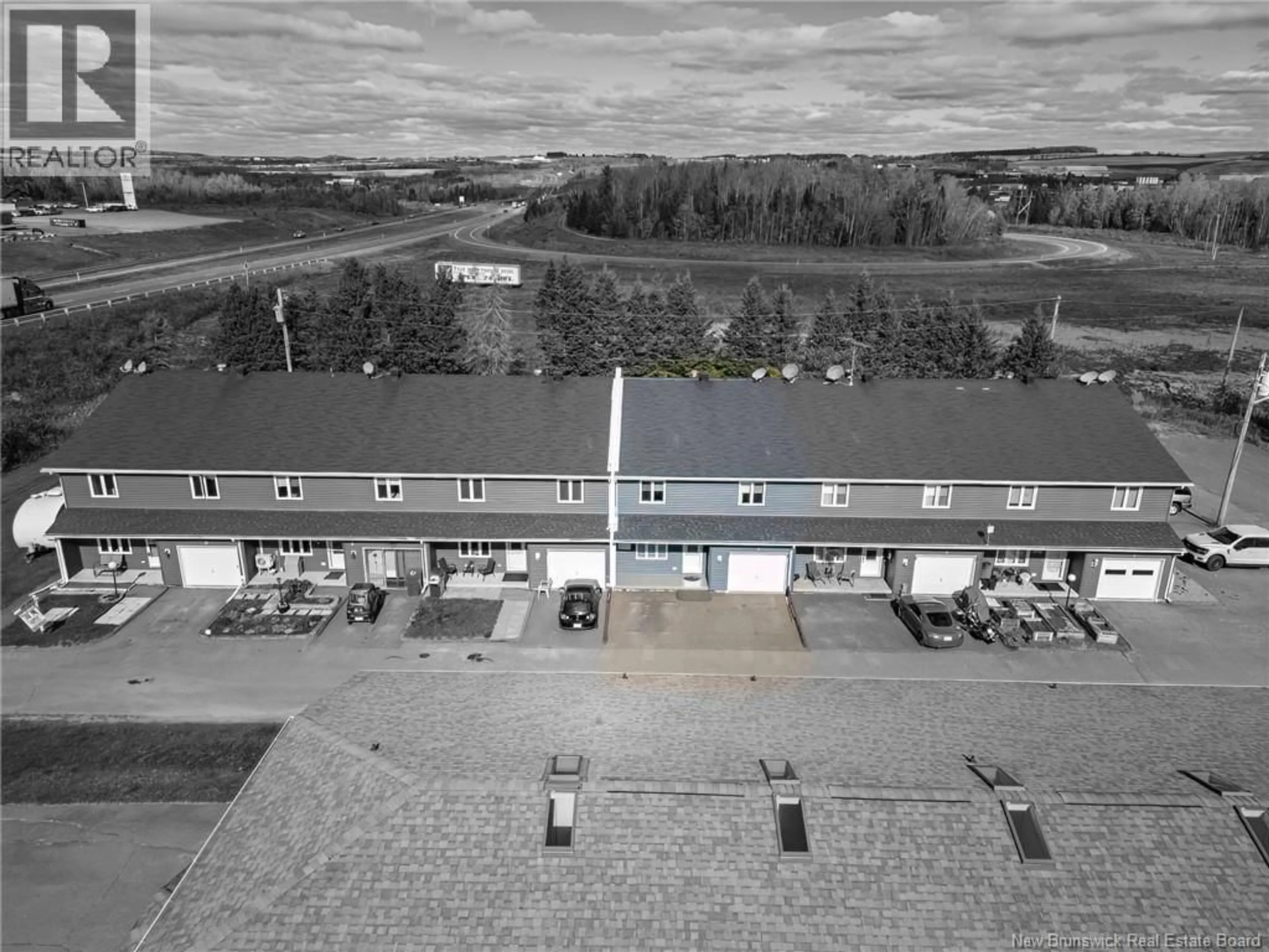 A pic from outside/outdoor area/front of a property/back of a property/a pic from drone, building for 5 - 127 LAFRANCE STREET, Grand-Sault/Grand Falls New Brunswick E3Z1B1