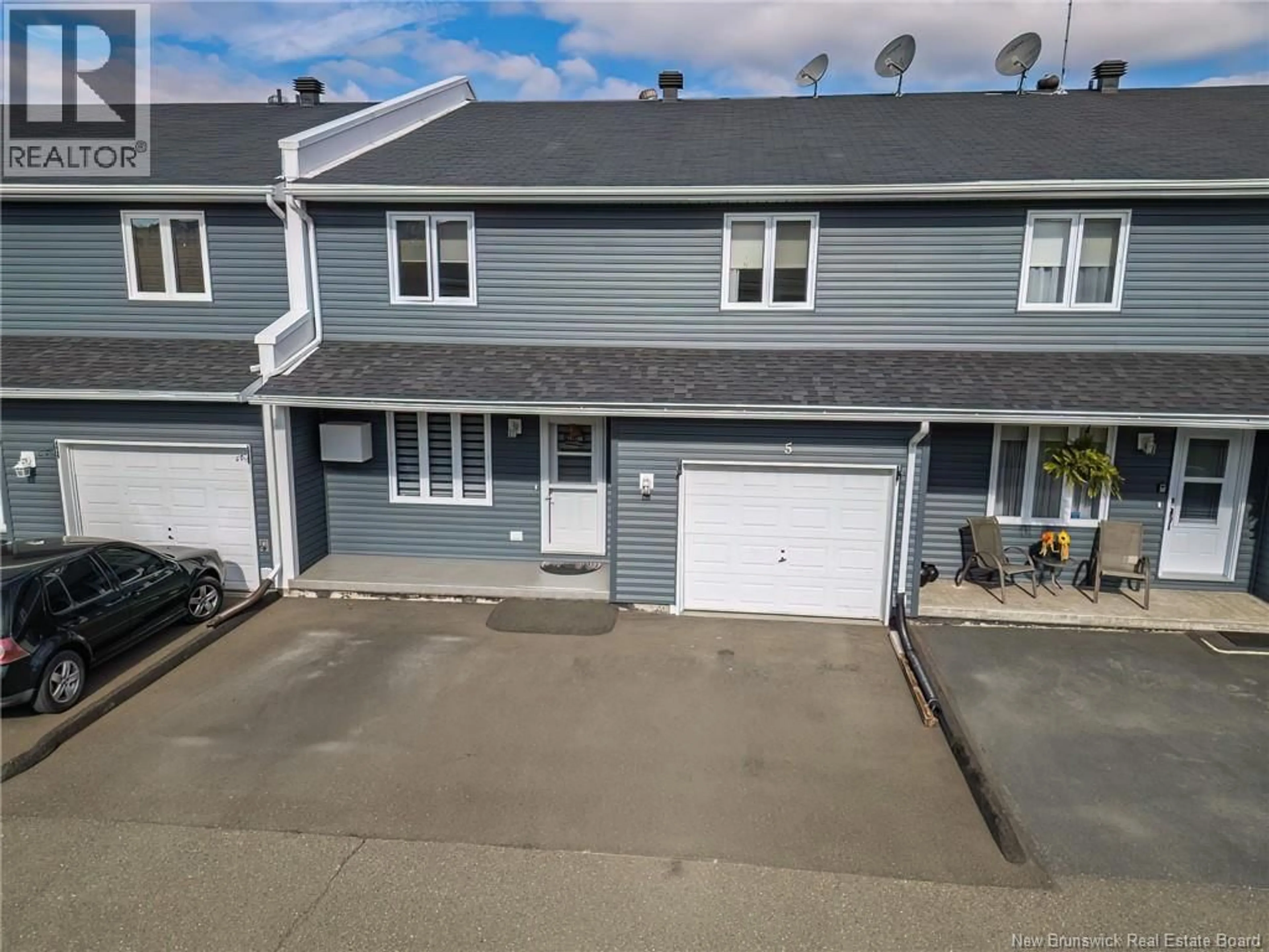 A pic from outside/outdoor area/front of a property/back of a property/a pic from drone, street for 5 - 127 LAFRANCE STREET, Grand-Sault/Grand Falls New Brunswick E3Z1B1
