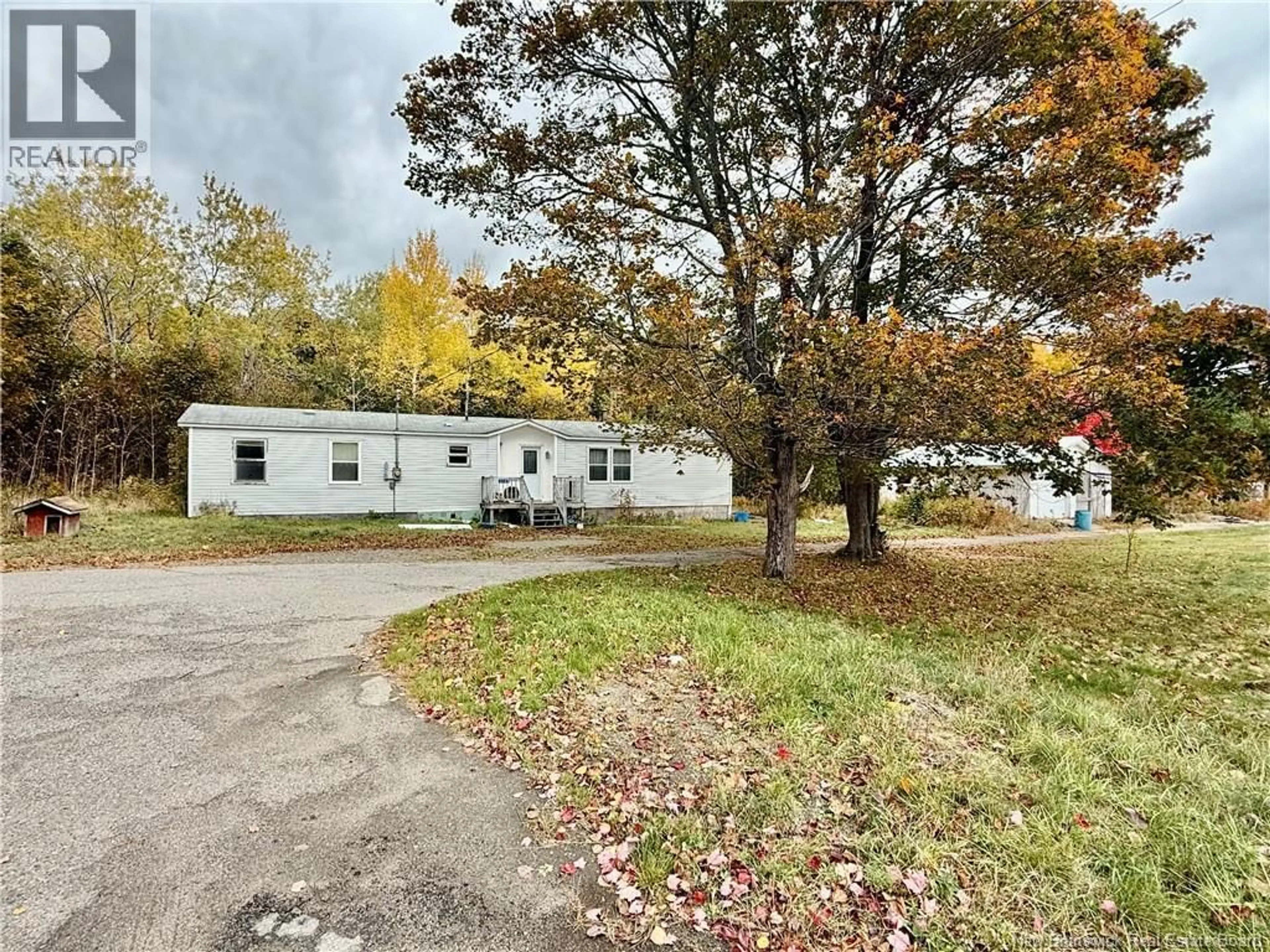 A pic from outside/outdoor area/front of a property/back of a property/a pic from drone, street for 3049 ROUTE 760, Bethel New Brunswick E5C0G3