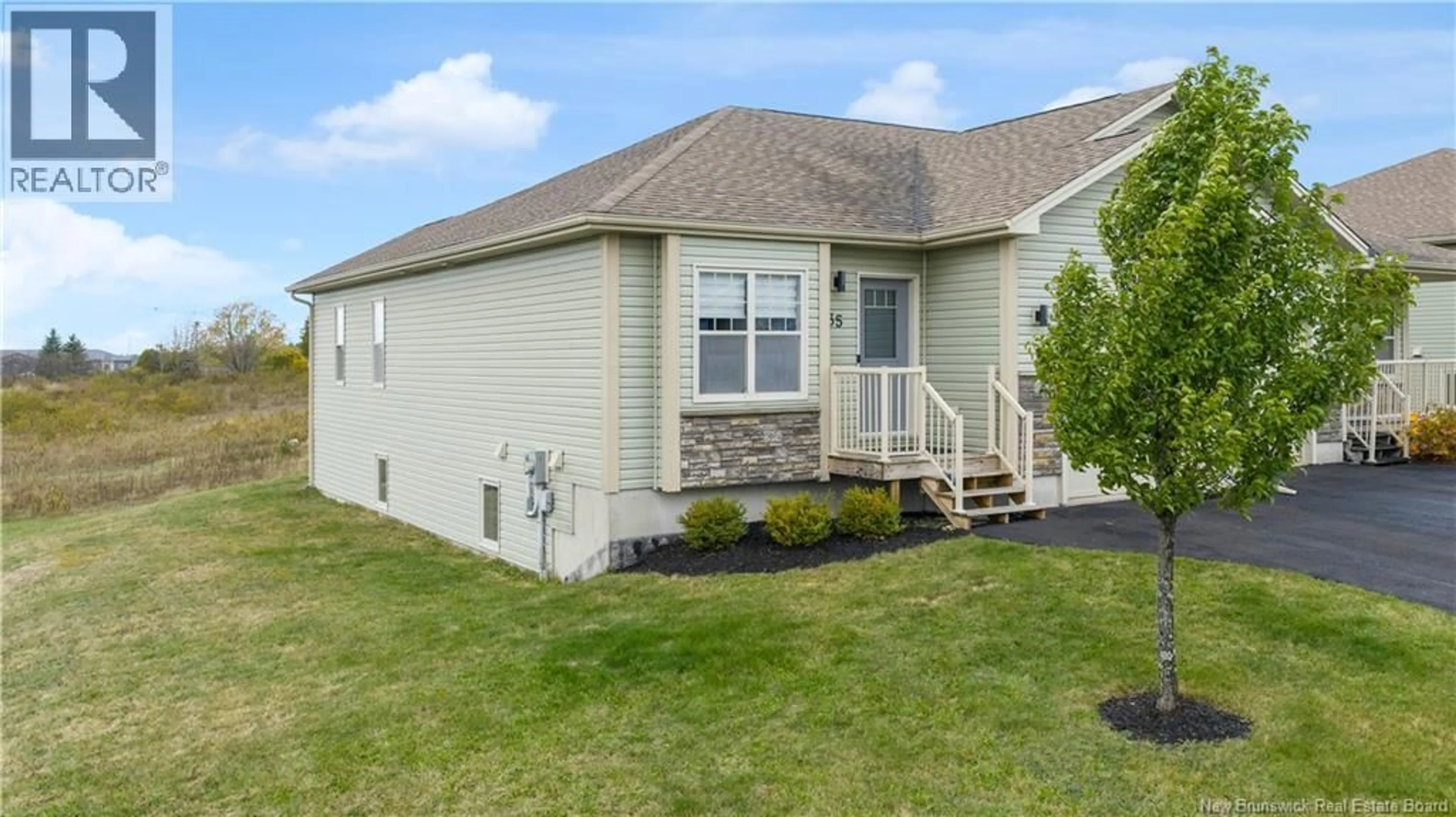 Home with vinyl exterior material, unknown for 35 MOSAIC DRIVE, Saint John New Brunswick E2J0K1