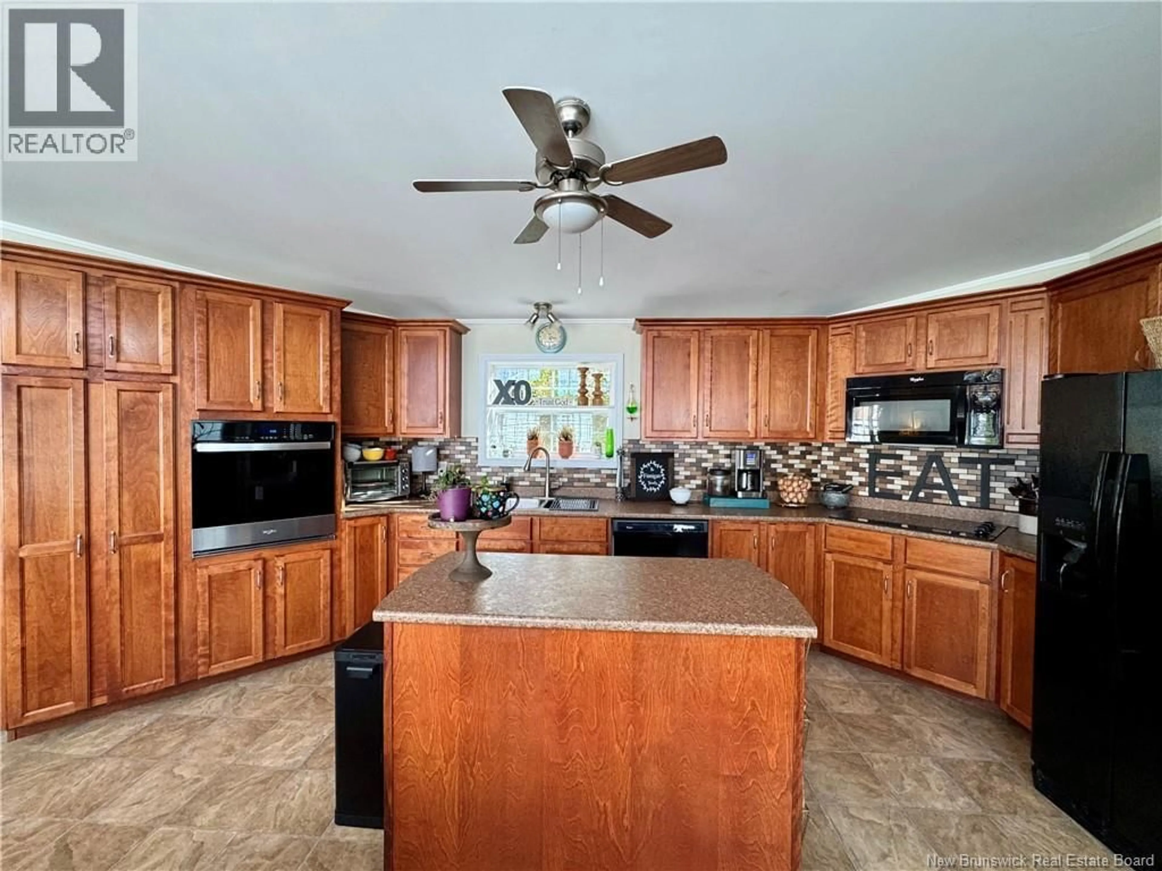Open concept kitchen, unknown for 139A OAK LANE, Quispamsis New Brunswick E2G1T6
