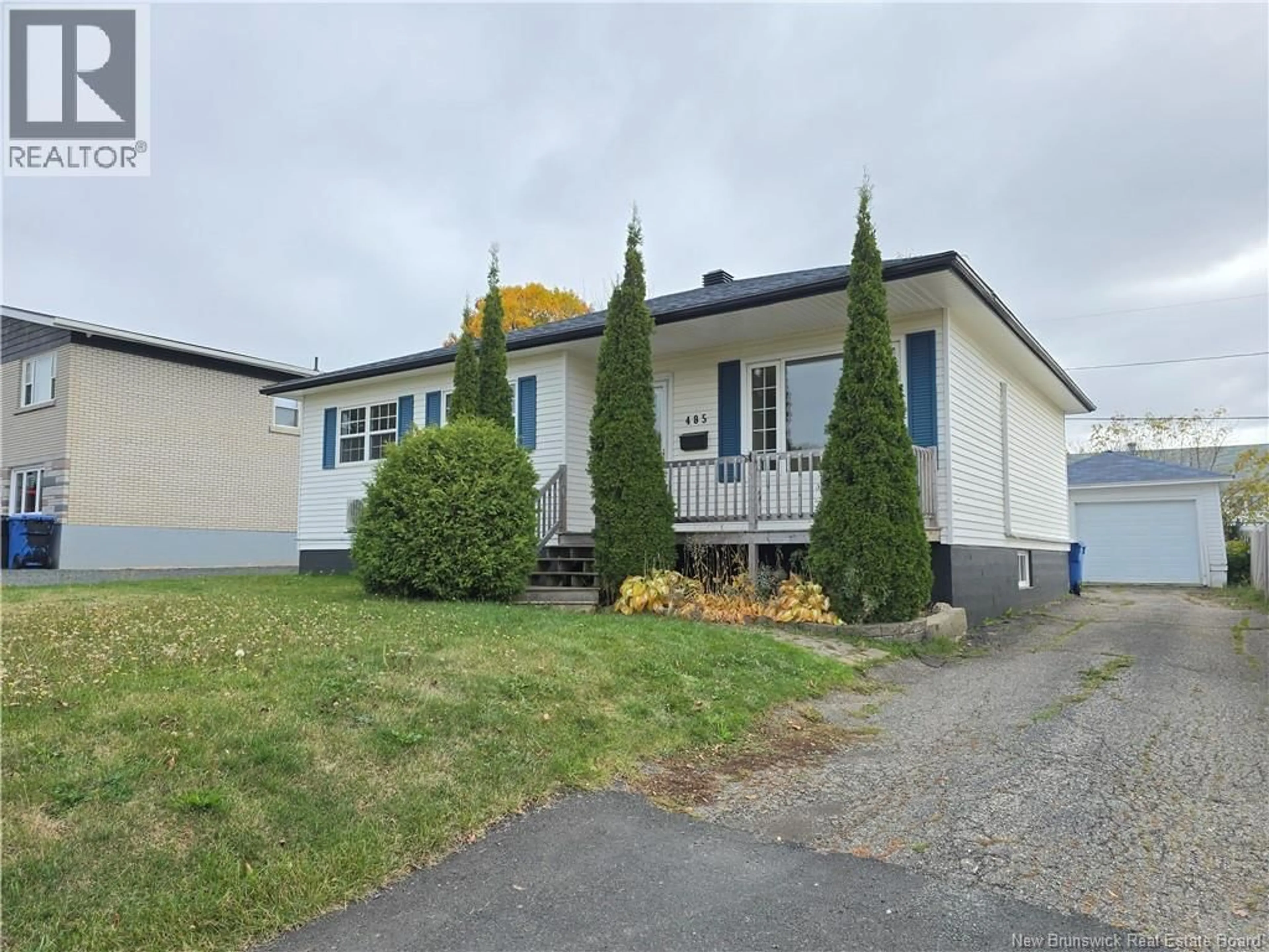 Home with vinyl exterior material, street for 485 VARRILY, Bathurst New Brunswick E8K1W3