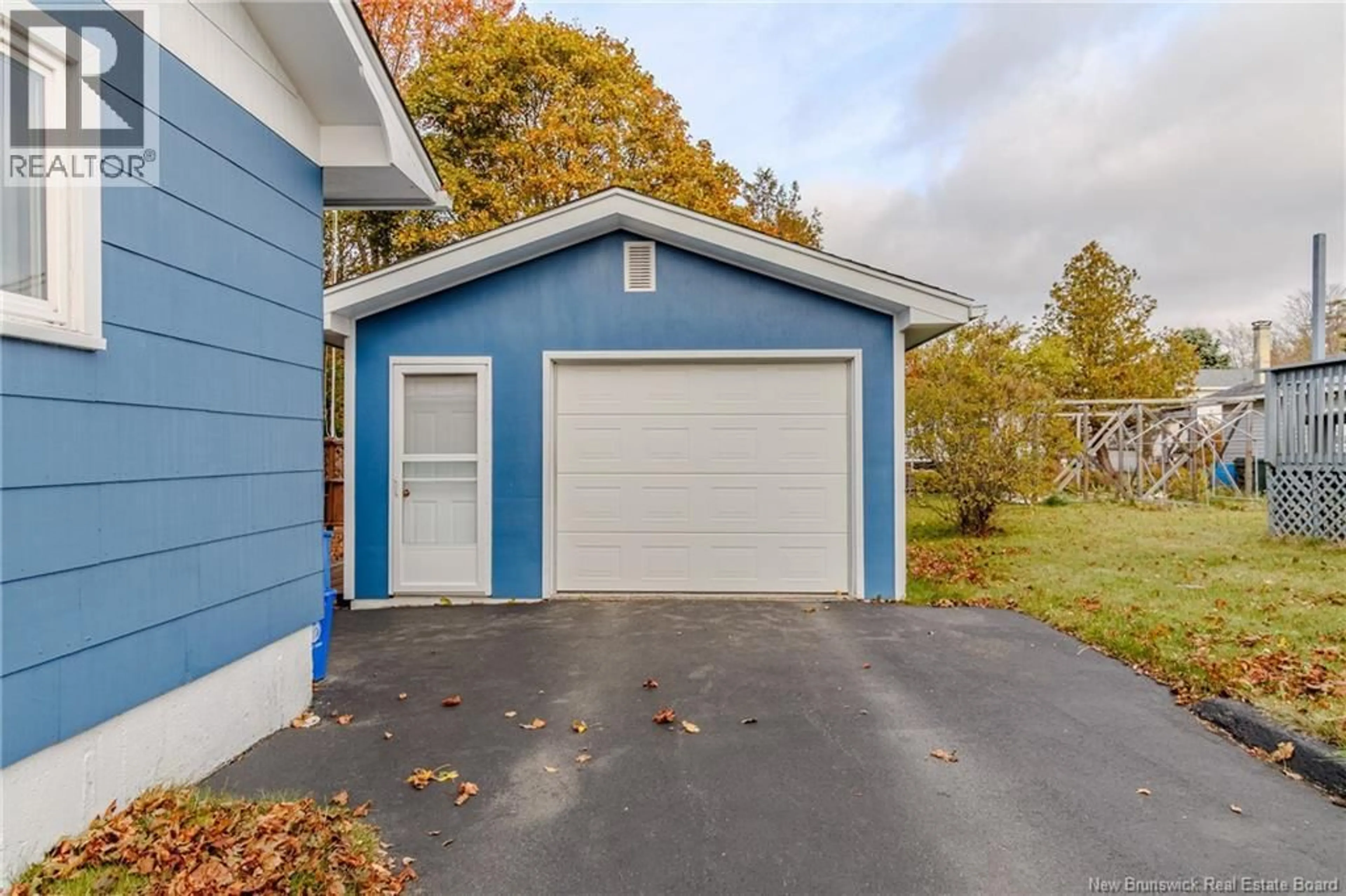 Indoor garage for 34 GLENGARRY DRIVE, Saint John New Brunswick E2J2Y3