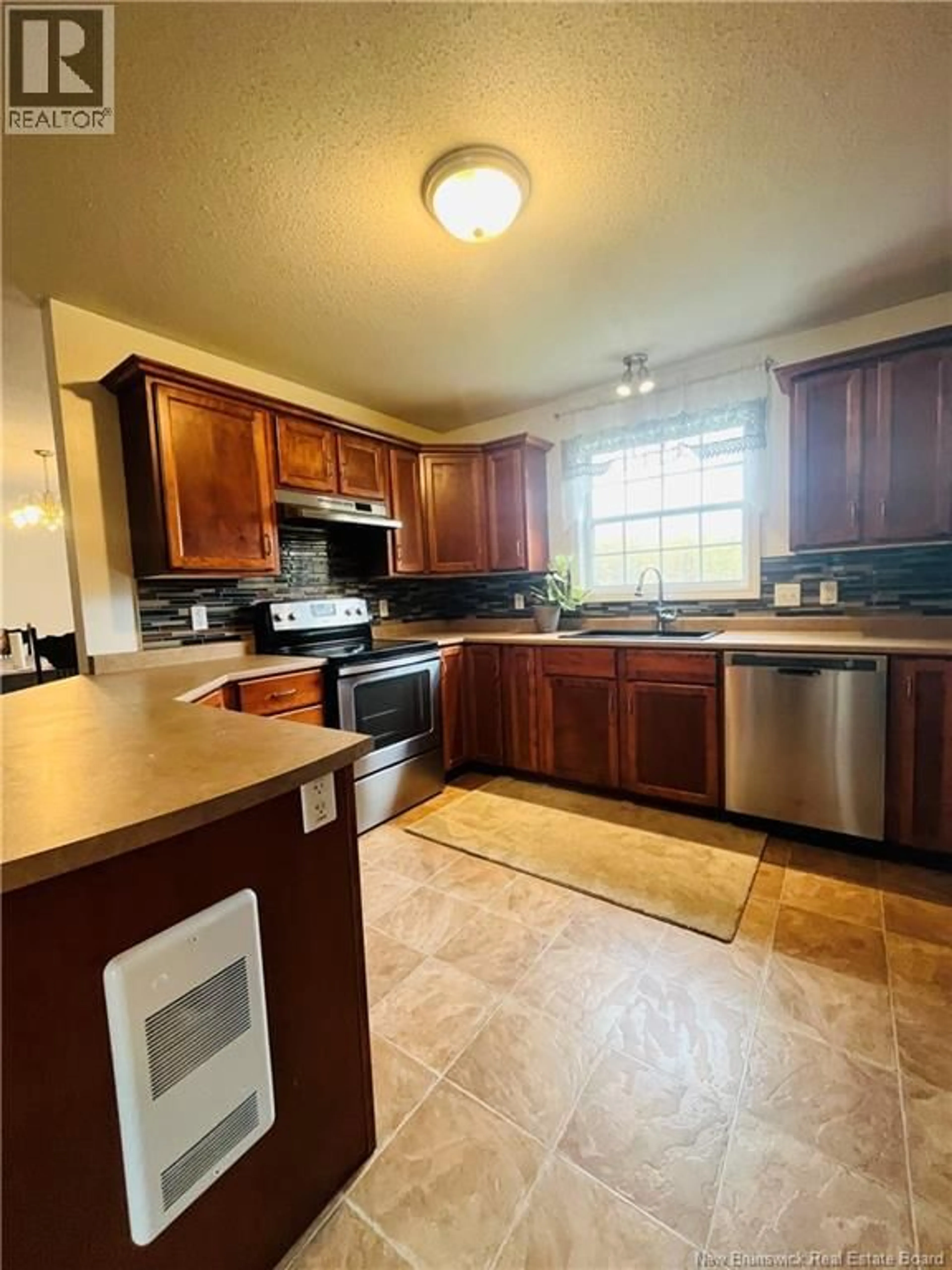Standard kitchen, ceramic/tile floor for 447 POINT AUX CARR ROAD, Napan New Brunswick E1N4X7