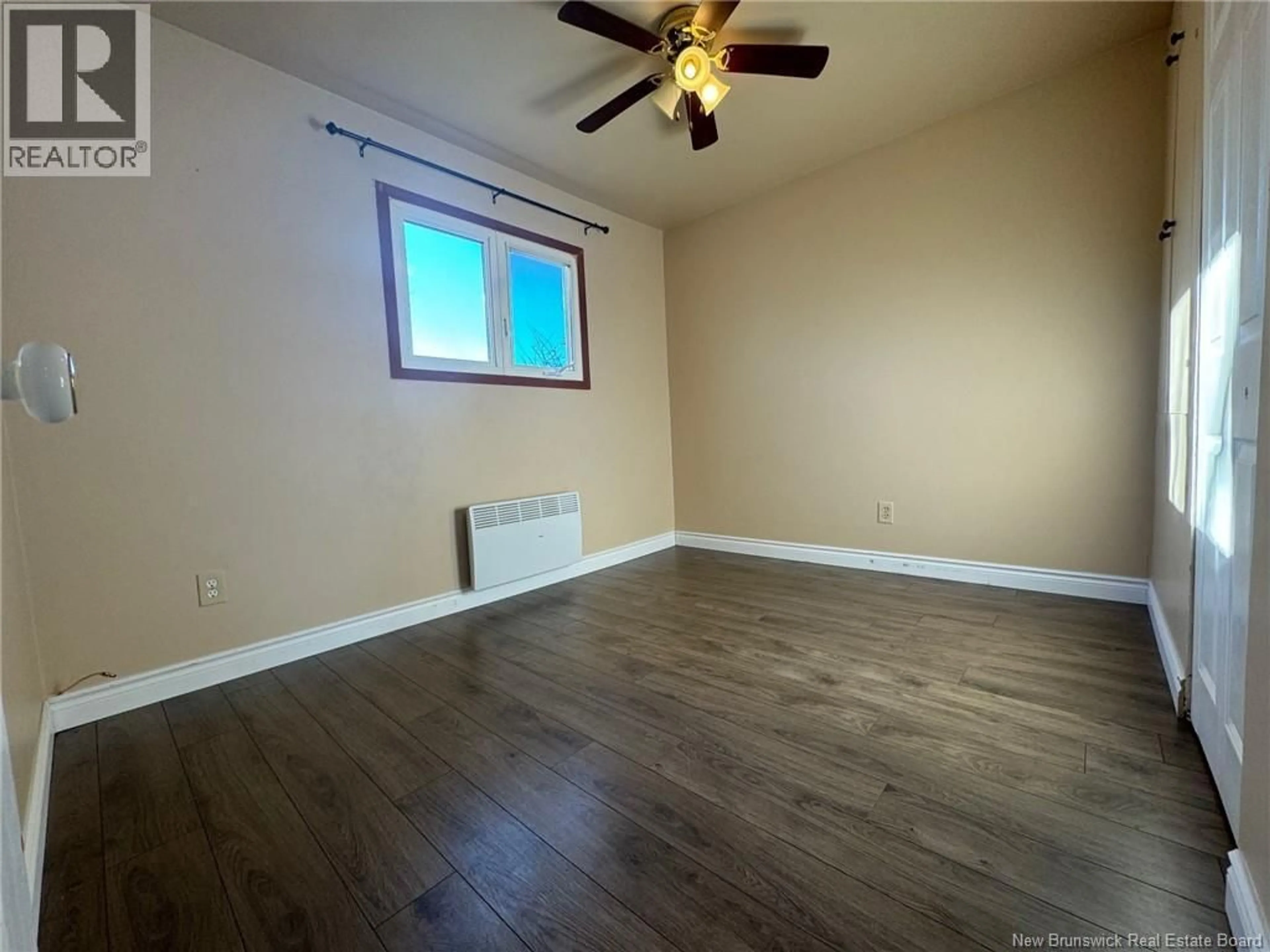A pic of a room for 100 DOVER STREET, Campbellton New Brunswick E3N1P8