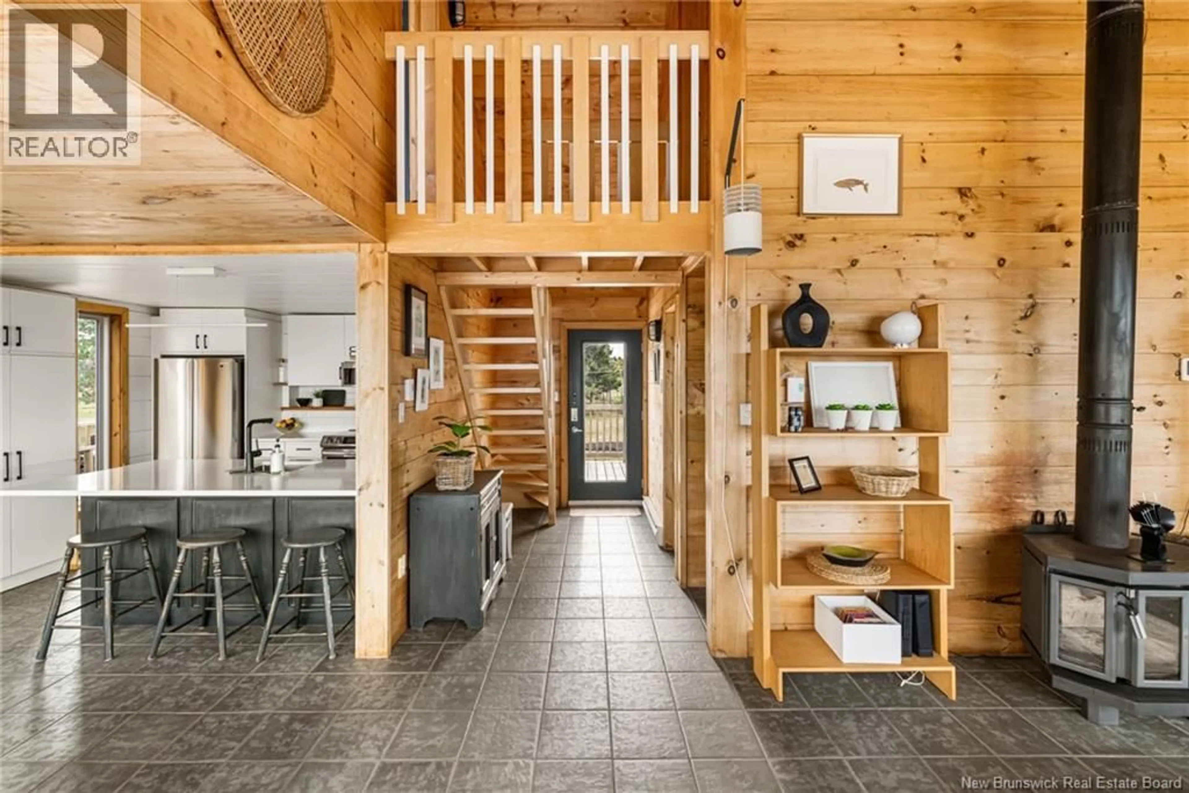 Indoor entryway for 1148 DE LA FALAISE AVENUE, Cap-Pelé New Brunswick E4N1P5