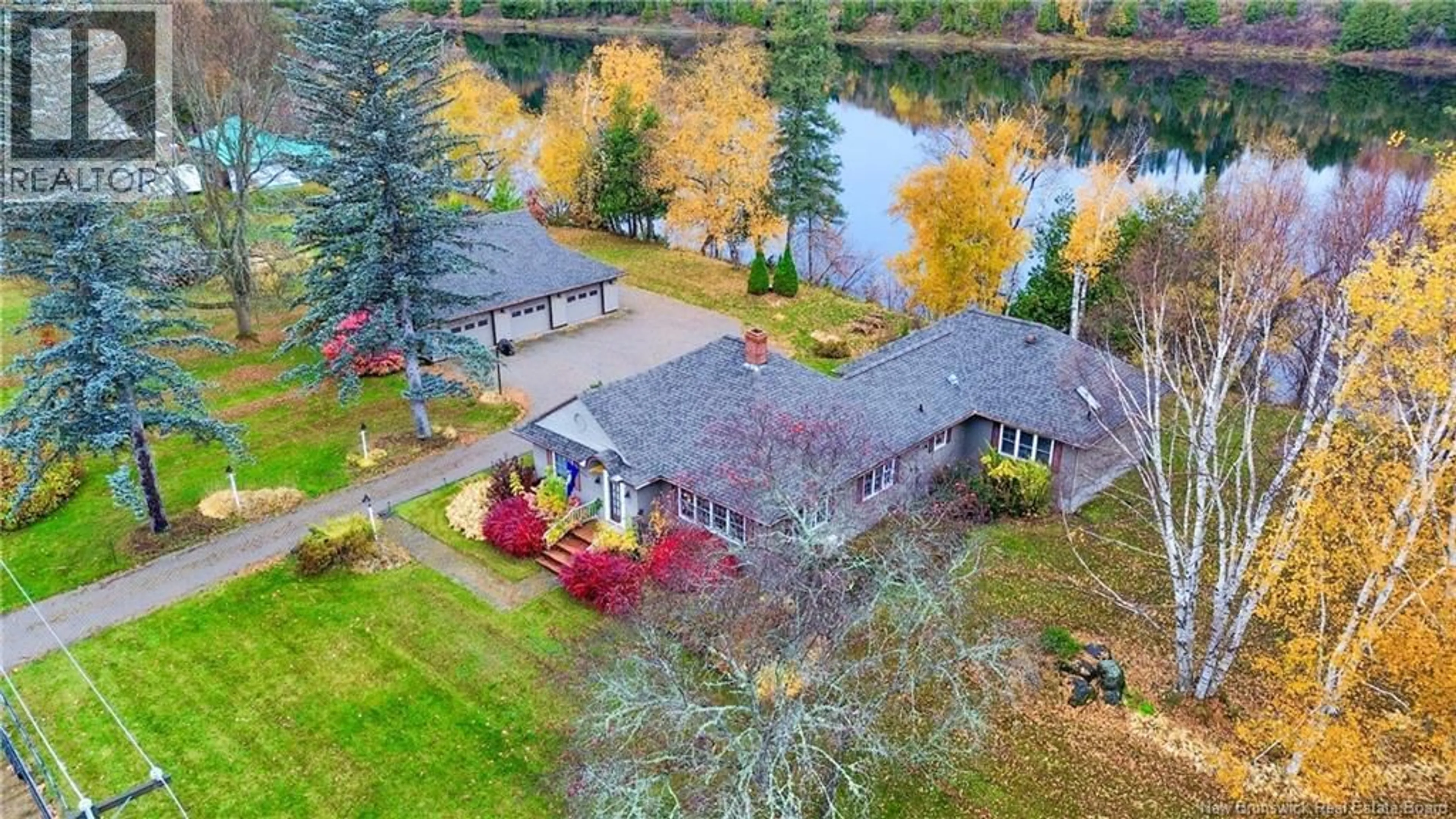 A pic from outside/outdoor area/front of a property/back of a property/a pic from drone, water/lake/river/ocean view for 535 EAST RIVERSIDE DRIVE, Perth-Andover New Brunswick E7H1Y4