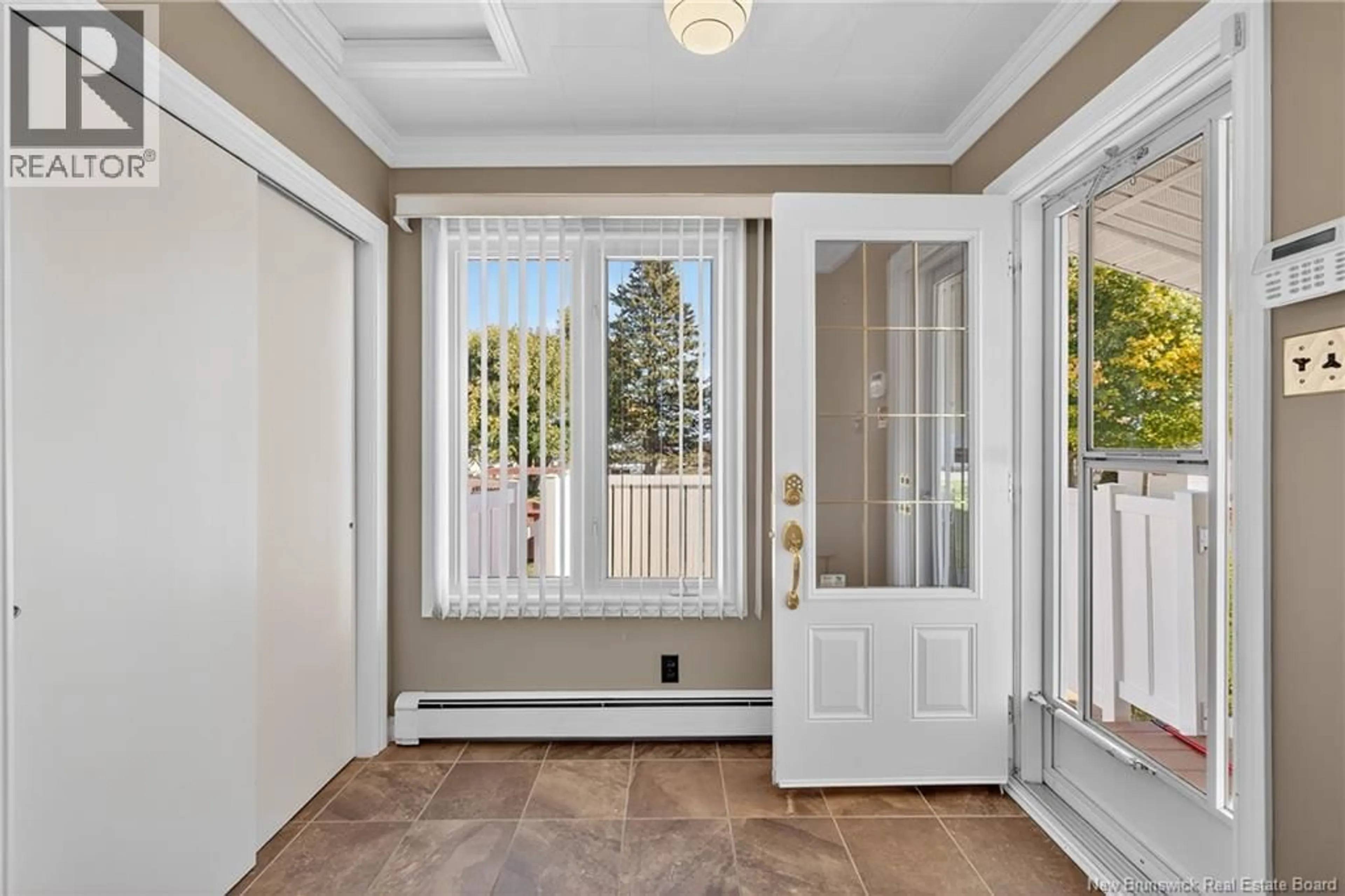 Indoor entryway for 3542 RUE DU CENTENAIRE, Tracadie New Brunswick E1X1B1