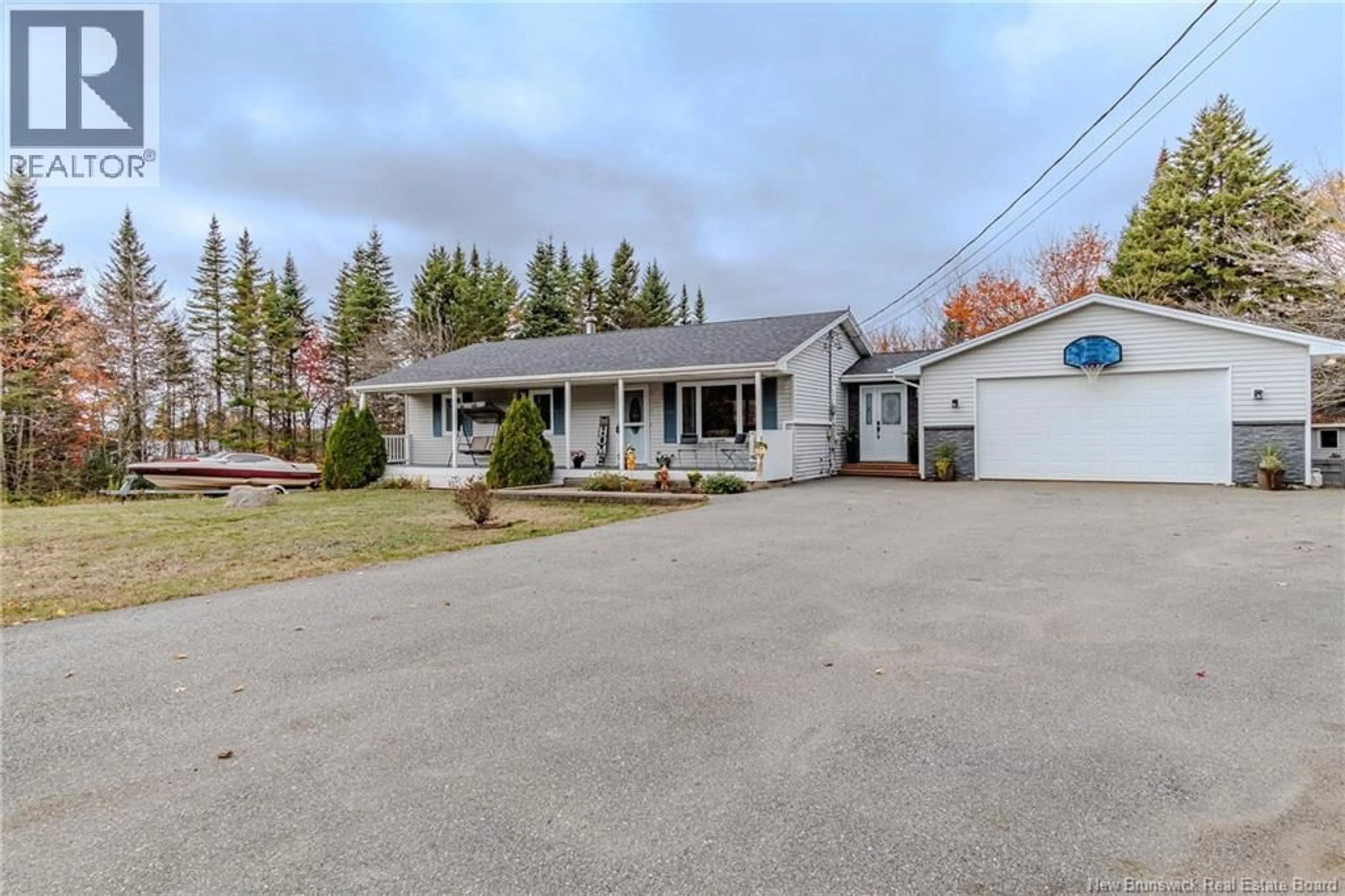 A pic from outside/outdoor area/front of a property/back of a property/a pic from drone, street for 8 OAK STREET, Willow Grove New Brunswick E2S1L9