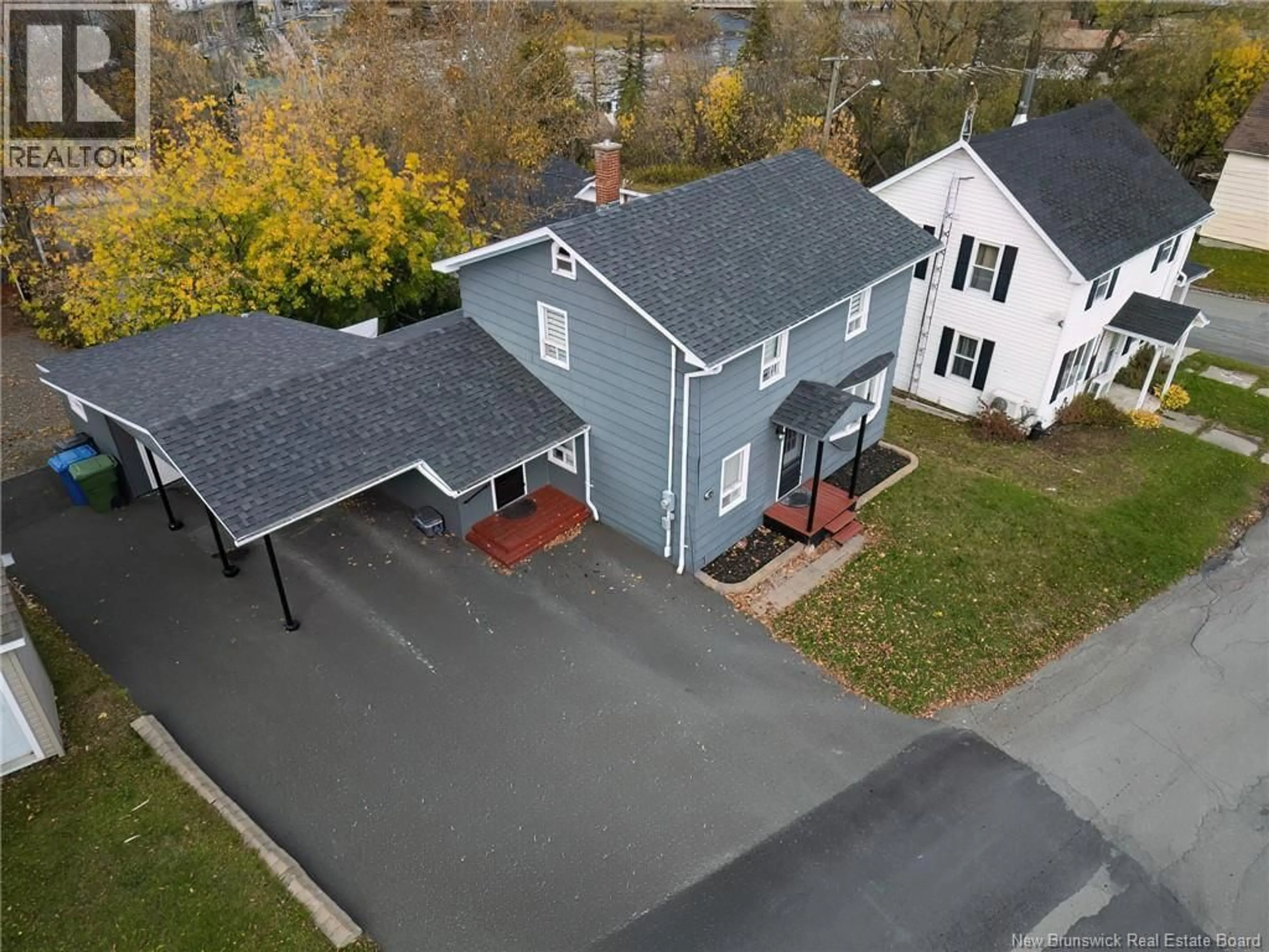 A pic from outside/outdoor area/front of a property/back of a property/a pic from drone, street for 136 FRONT STREET, Grand Falls New Brunswick E3Z2S6