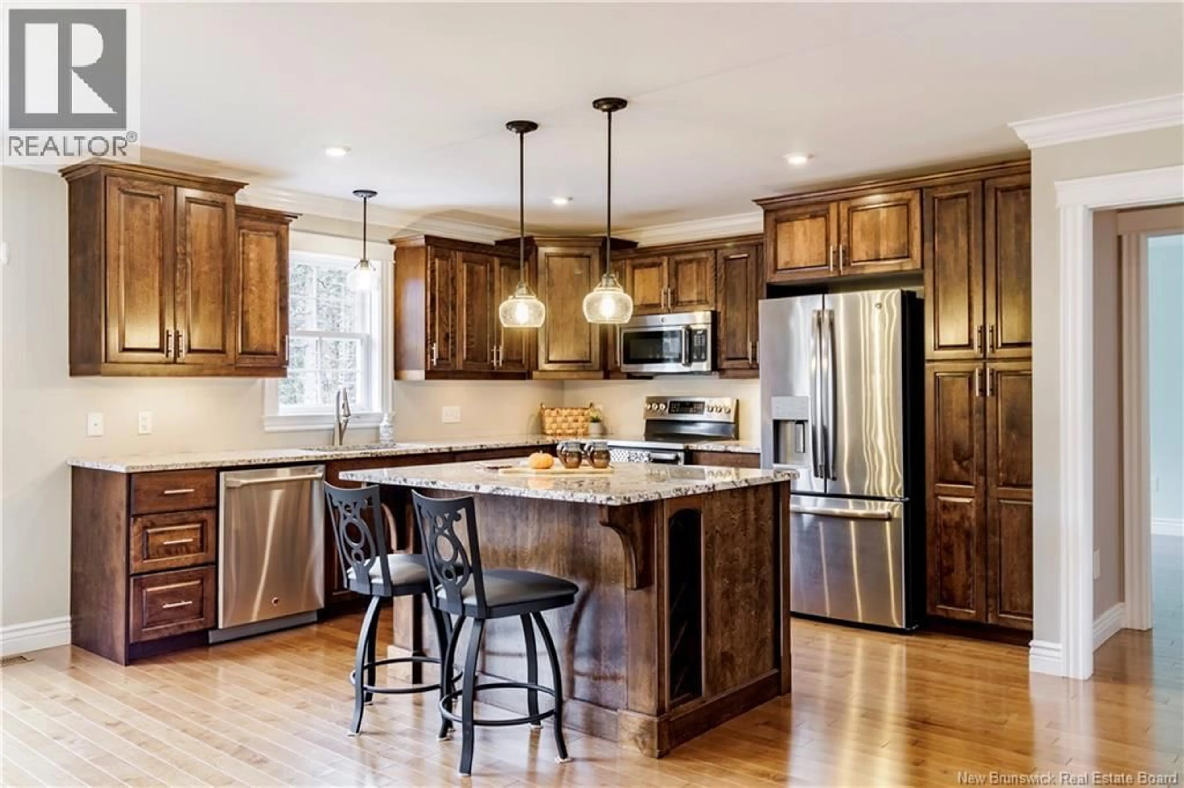 Rustic kitchen, wood/laminate floor for 35 HANNAH CRESCENT, Killarney Road New Brunswick E3A0H4