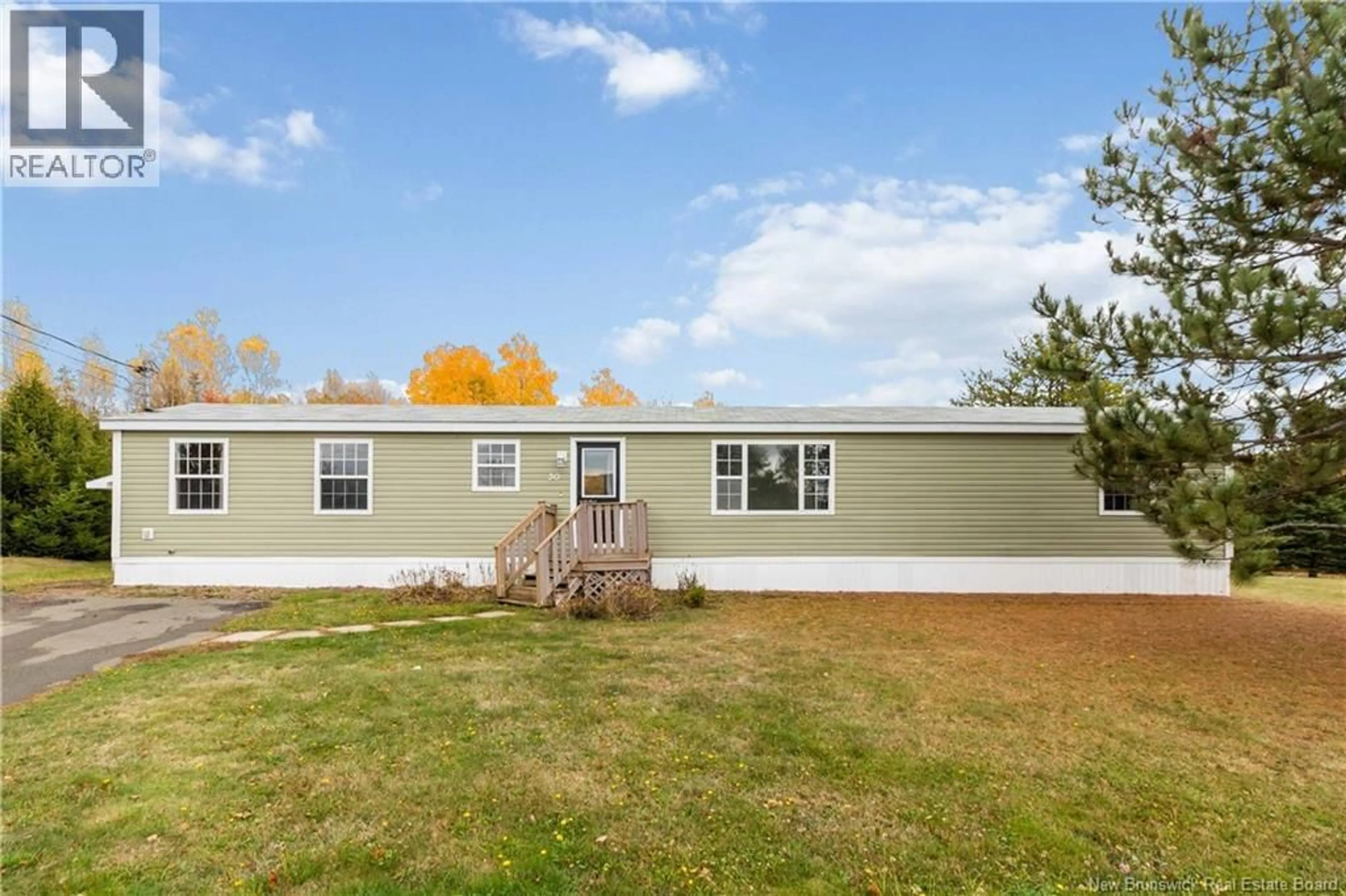 Home with vinyl exterior material, water/lake/river/ocean view for 50 SOPHIE, Dieppe New Brunswick E1A7C7