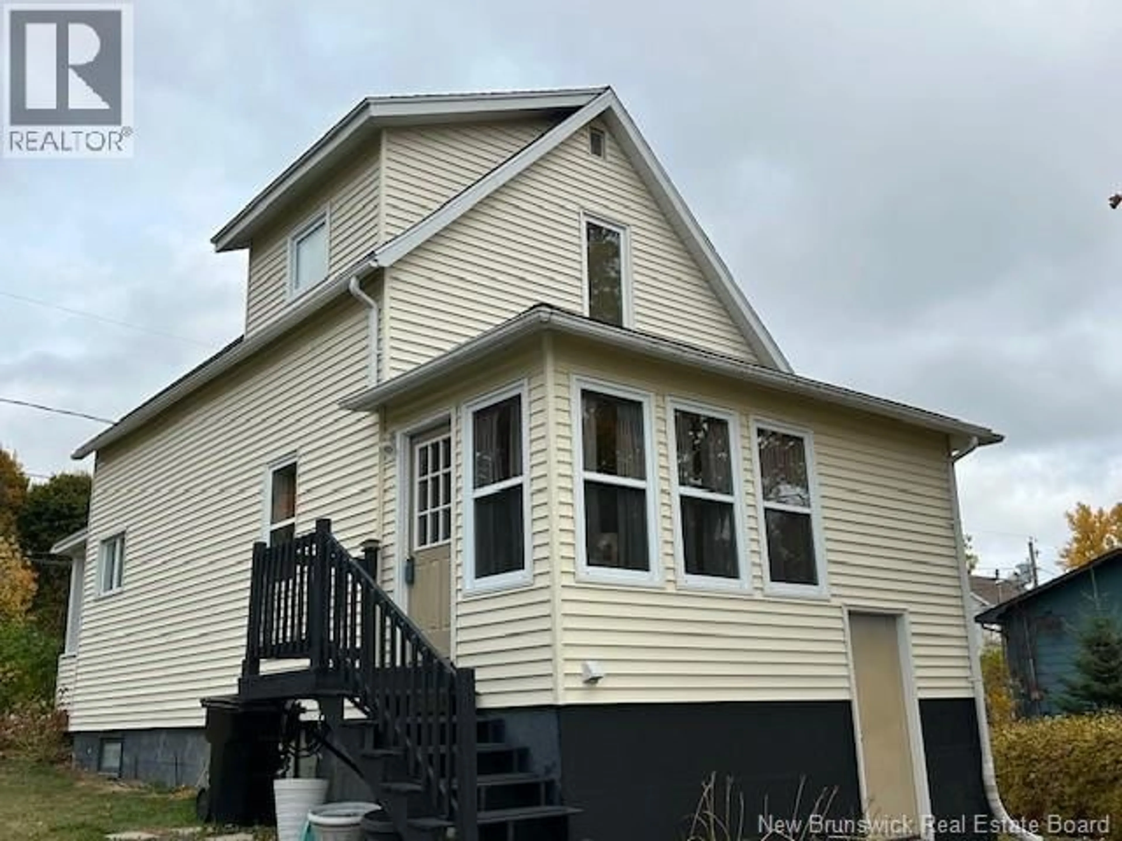 Home with vinyl exterior material, building for 385 PRINCESS DRIVE, Bathurst New Brunswick E2A2R6