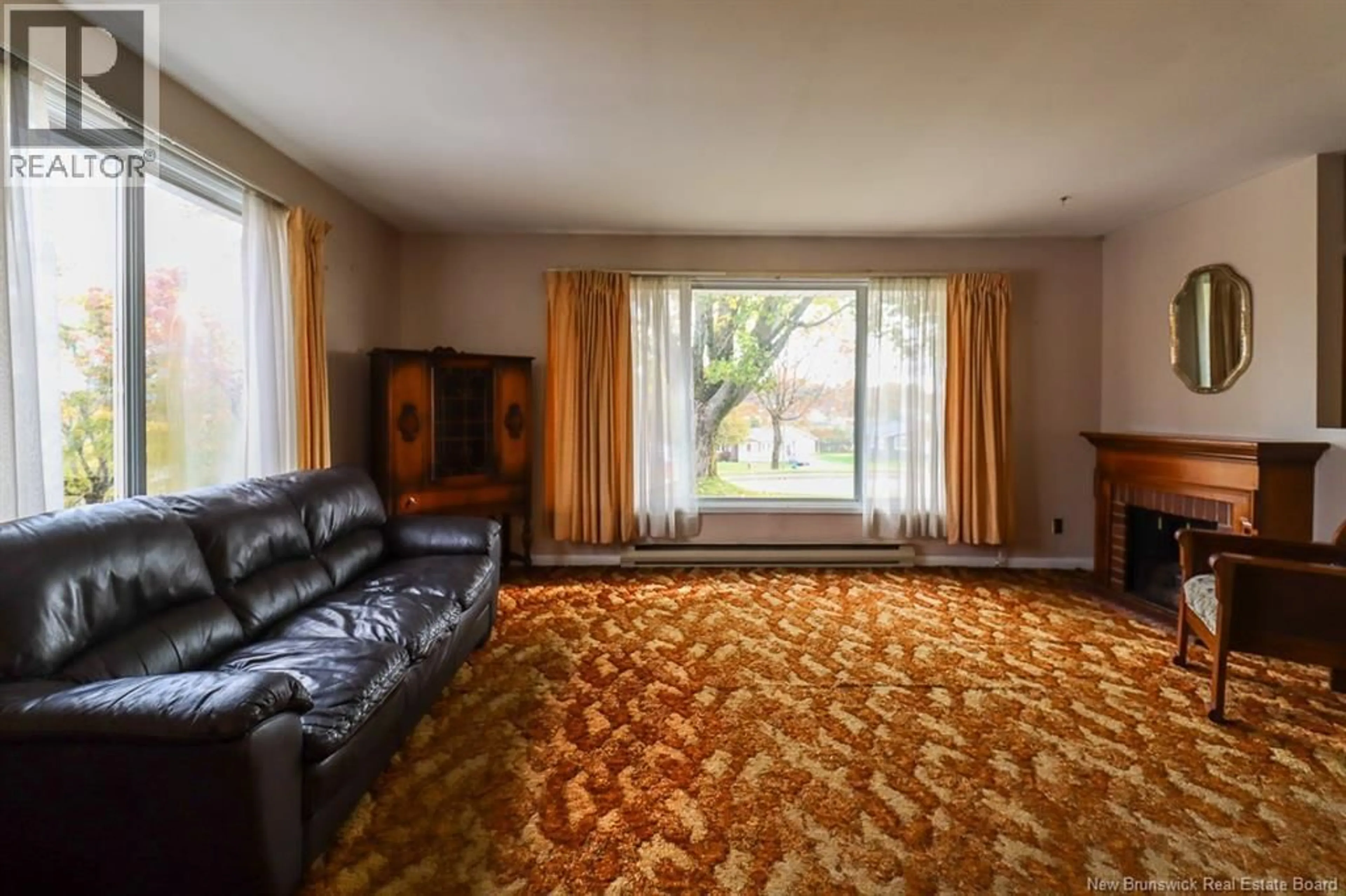 Living room with furniture, carpet floor for 339 SILVERMOUNT CRESCENT, Saint John New Brunswick E2M4V1
