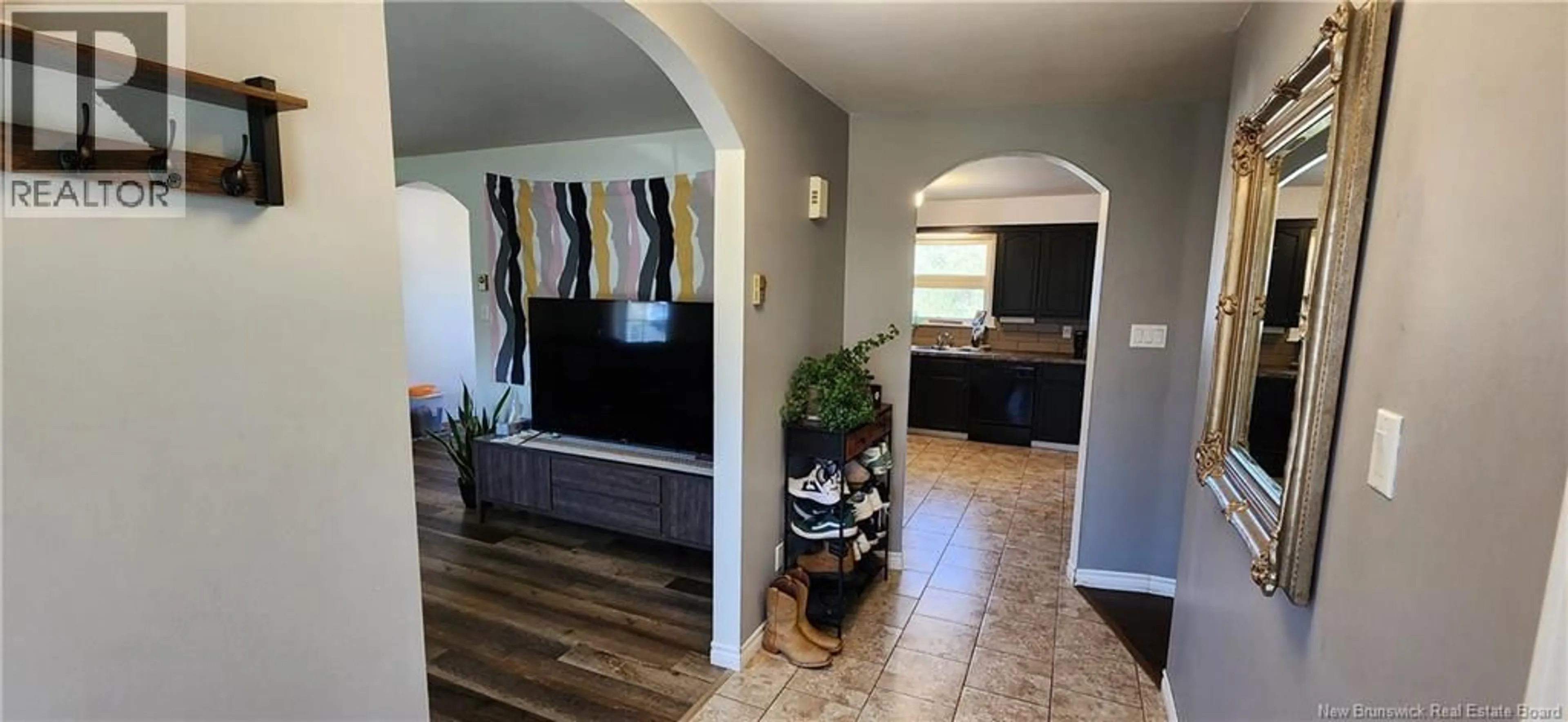 Indoor entryway for 24 SANDALWOOD CRESCENT, Saint John New Brunswick E2M5L3