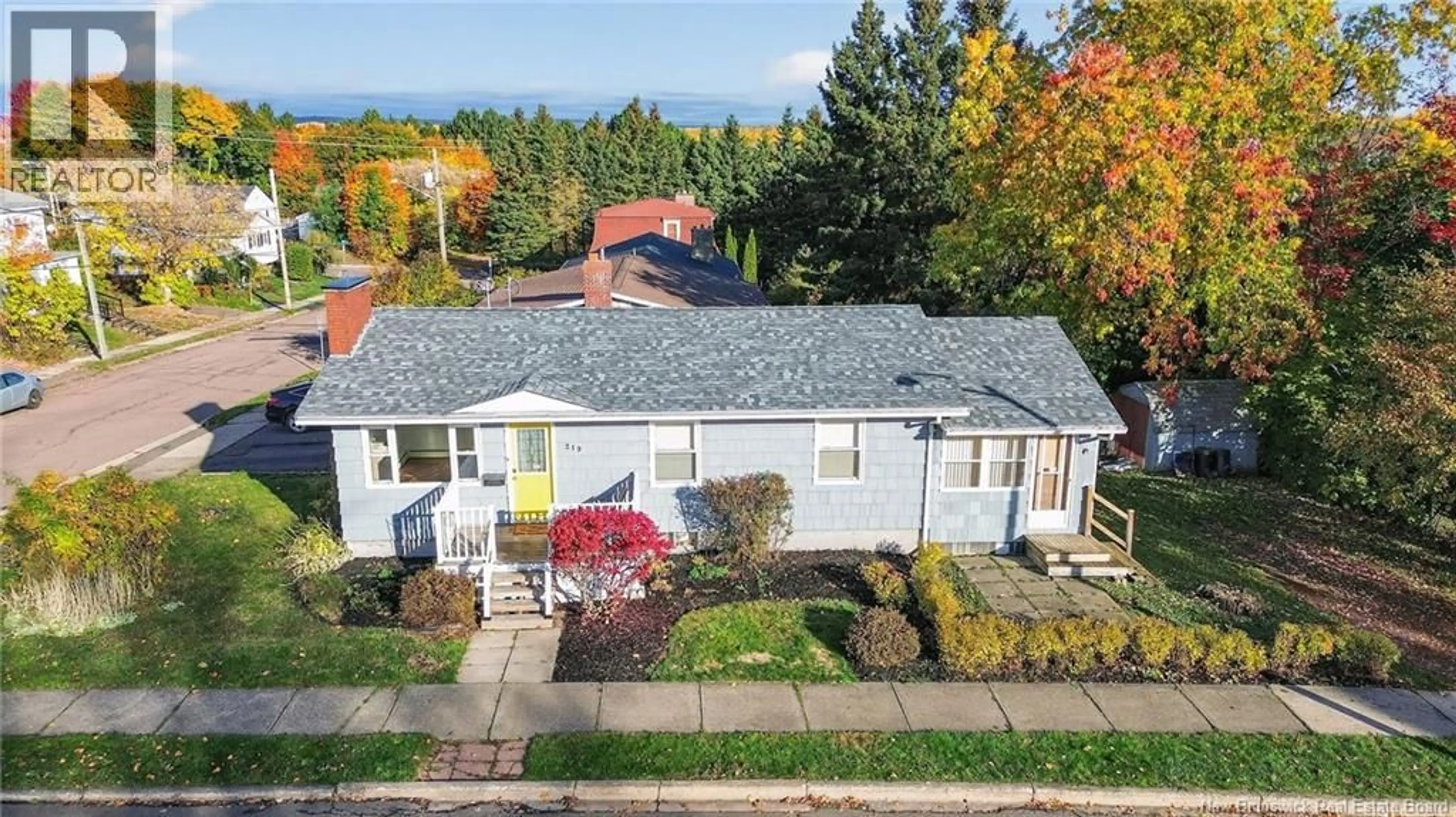 A pic from outside/outdoor area/front of a property/back of a property/a pic from drone, street for 219 BROMLEY AVENUE, Moncton New Brunswick E1C5V5