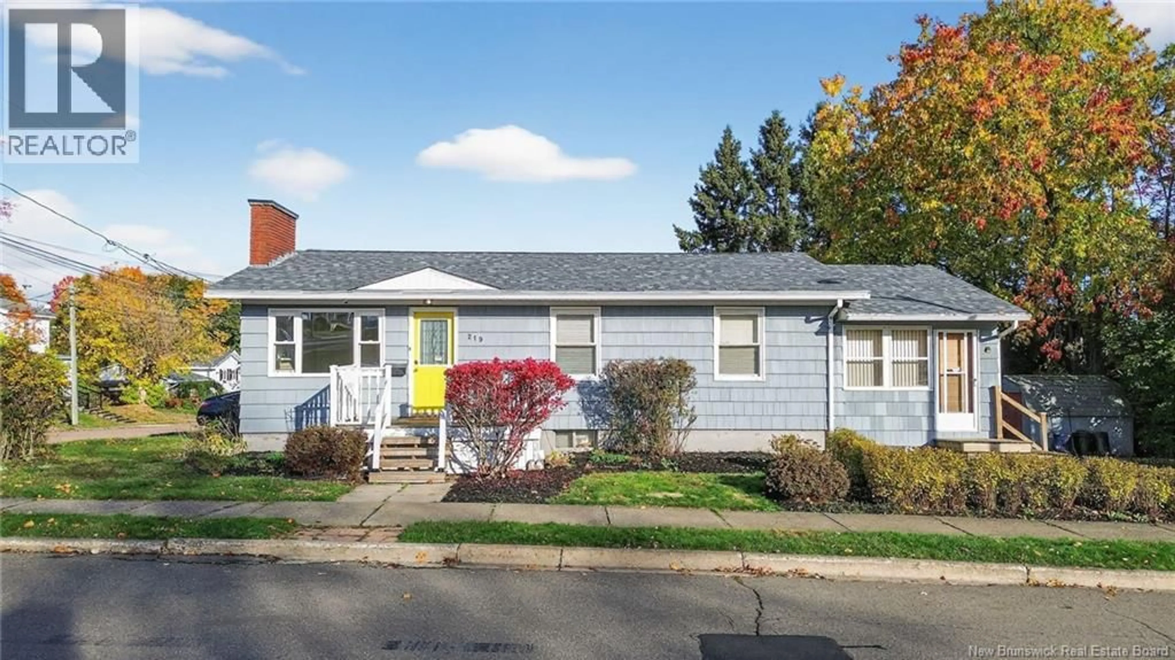 Home with vinyl exterior material, street for 219 BROMLEY AVENUE, Moncton New Brunswick E1C5V5