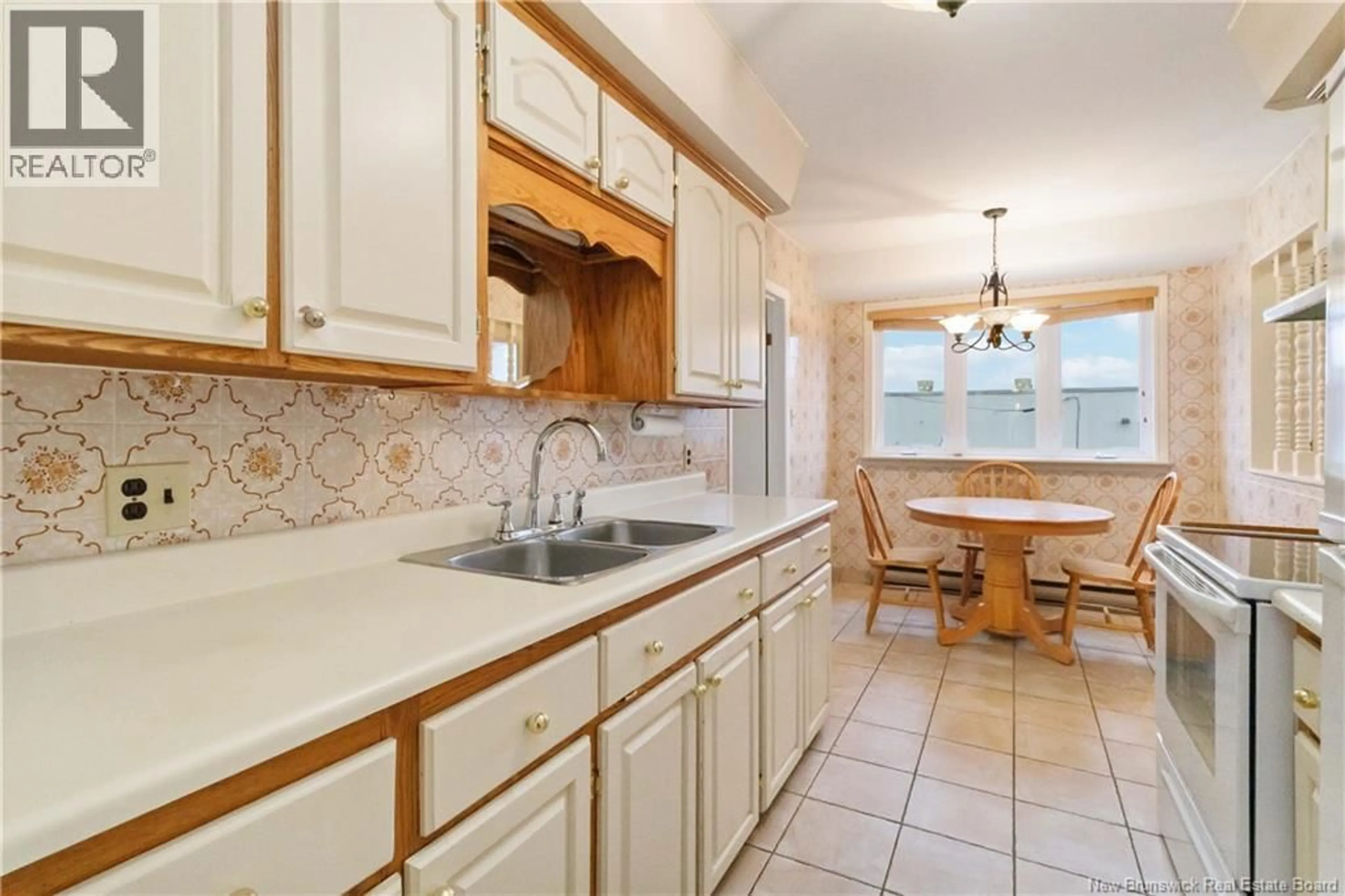 Standard kitchen, ceramic/tile floor for 207 ST LAURENT STREET, Dieppe New Brunswick E1A1S2