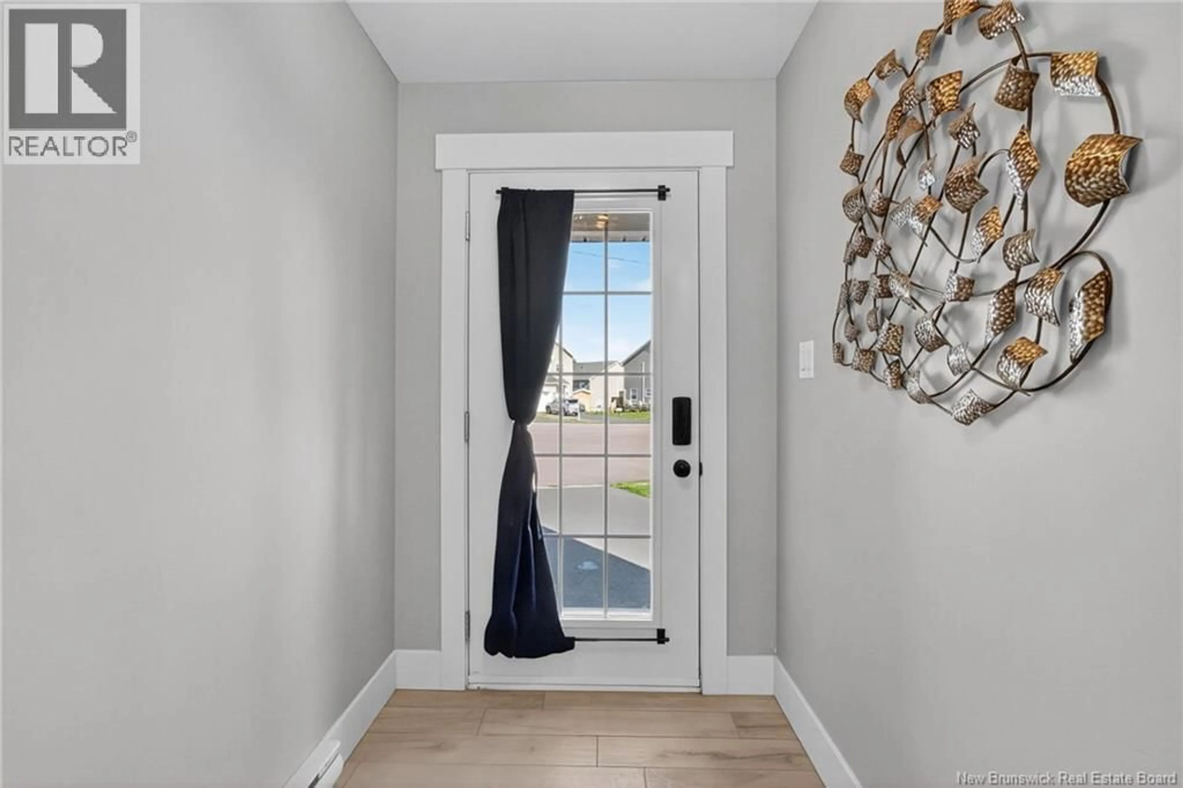 Indoor entryway for 107 BASTARACHE STREET, Dieppe New Brunswick E1A6Y6