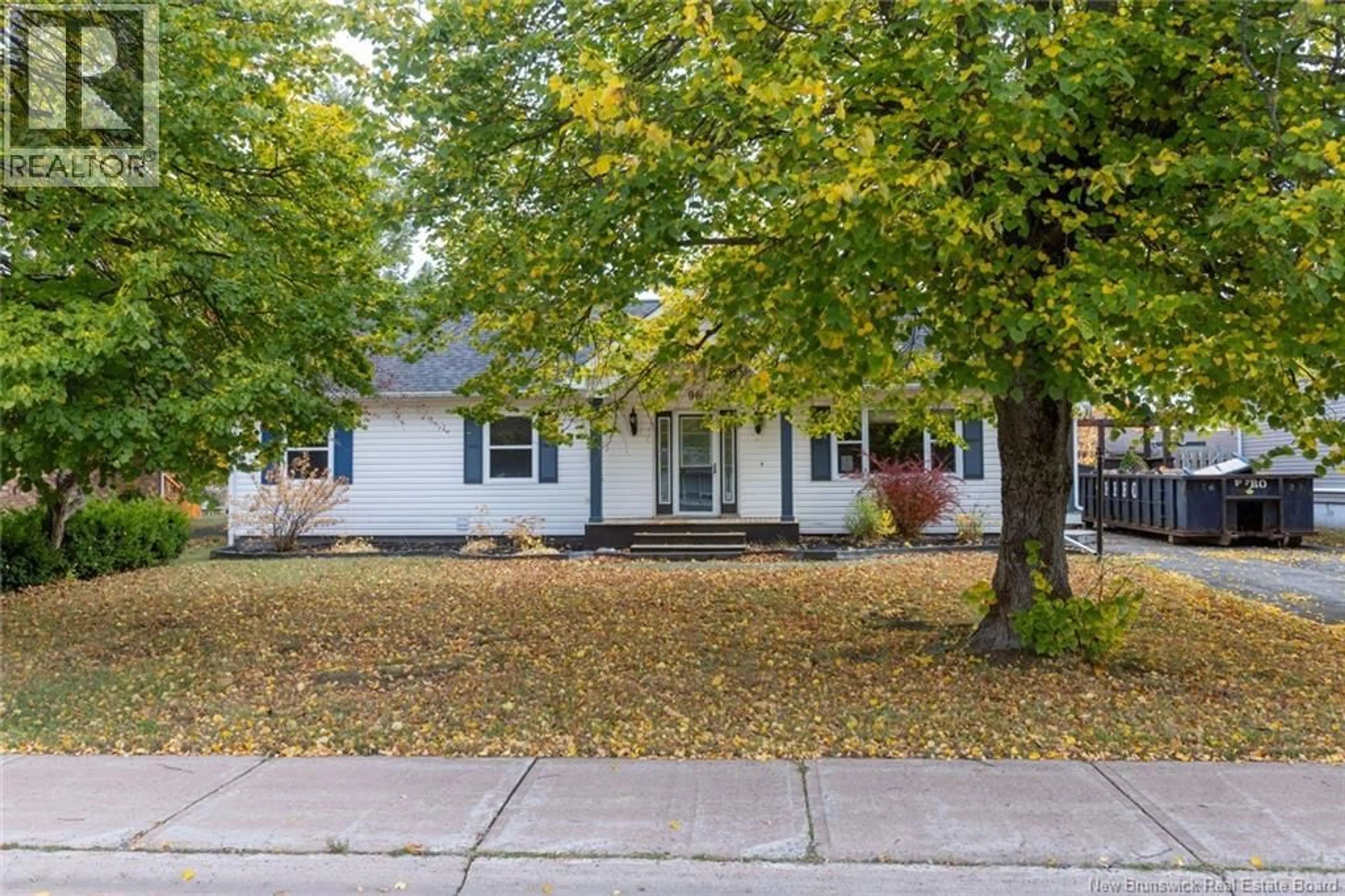 Home with vinyl exterior material, street for 96 SMITH, Shediac New Brunswick E4P2T1