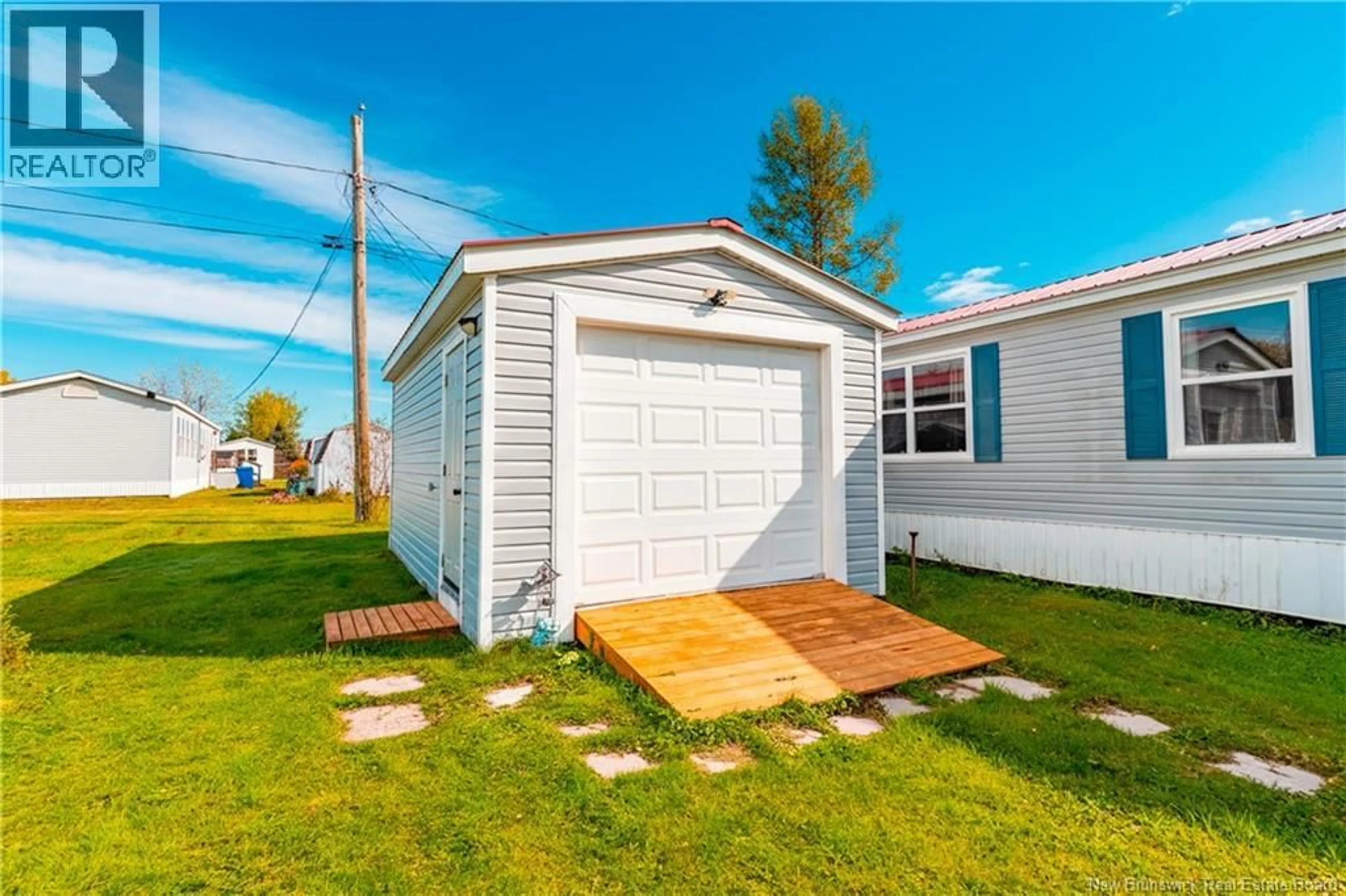 Home with vinyl exterior material, street for 6 TYLER STREET, Lincoln New Brunswick E3B6X2