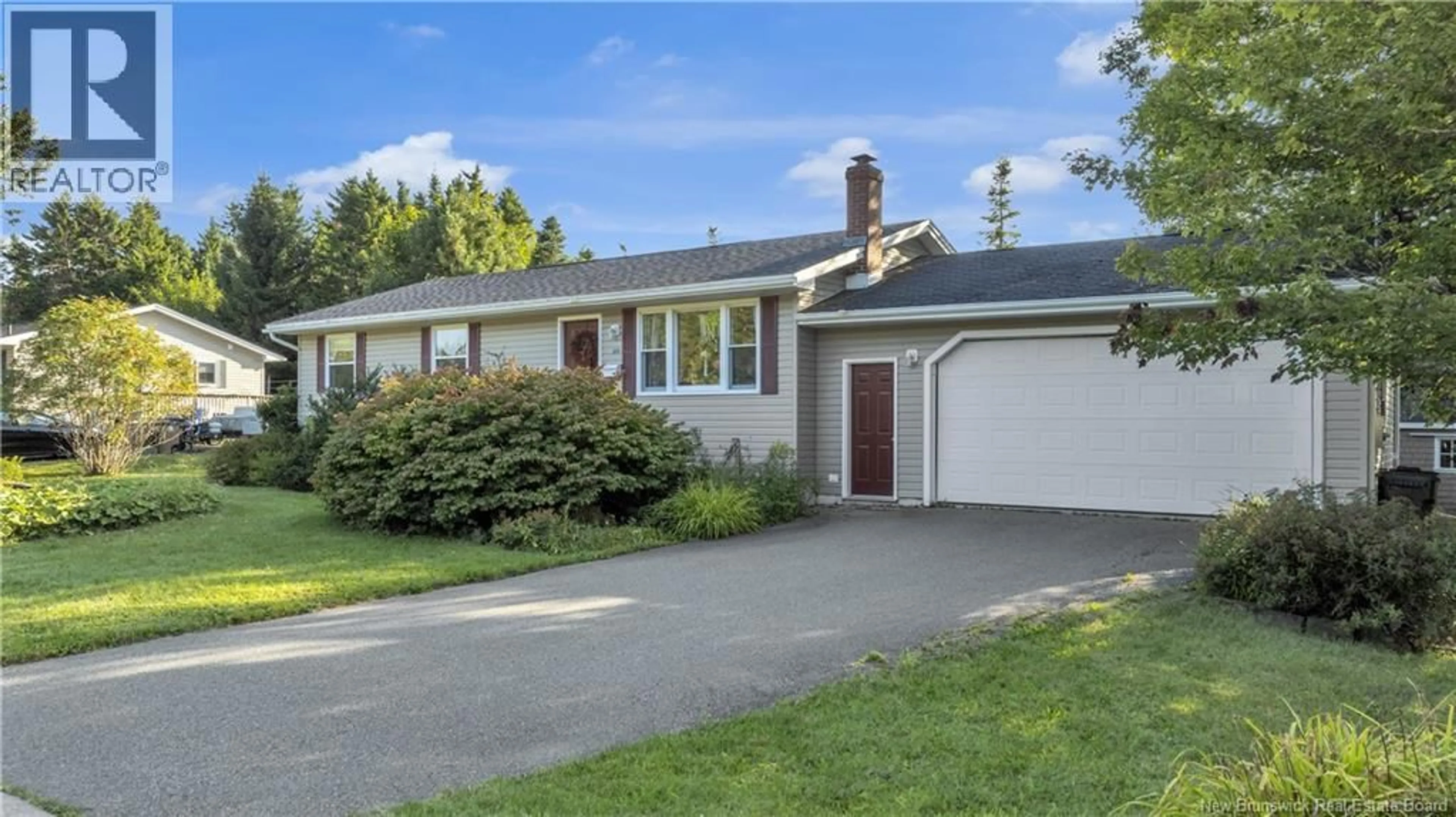 Home with vinyl exterior material, street for 337 LAKEVIEW DRIVE, Saint John New Brunswick E2J3M9