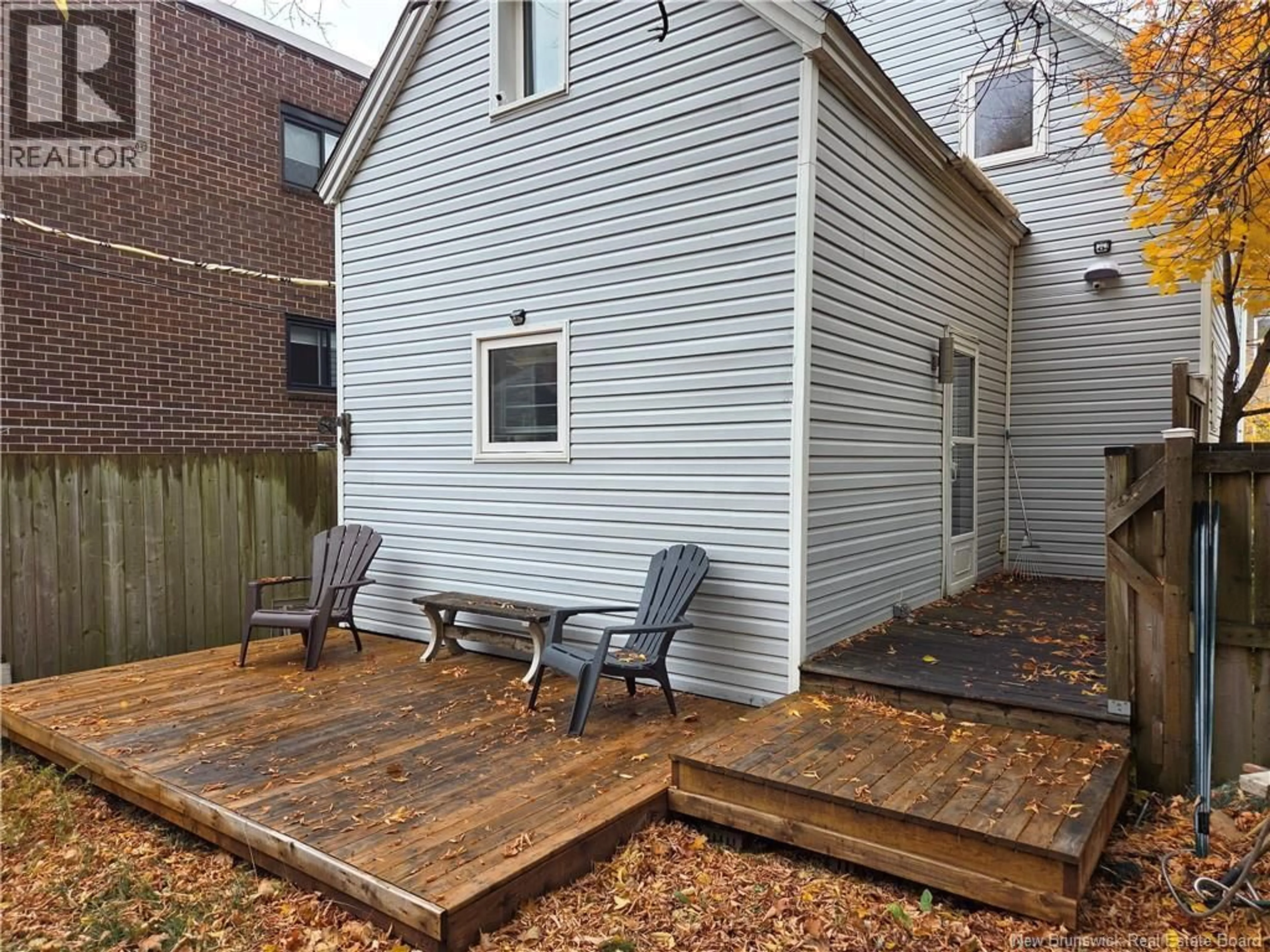 Patio, street for 121 HIGH STREET, Moncton New Brunswick E1C6B6