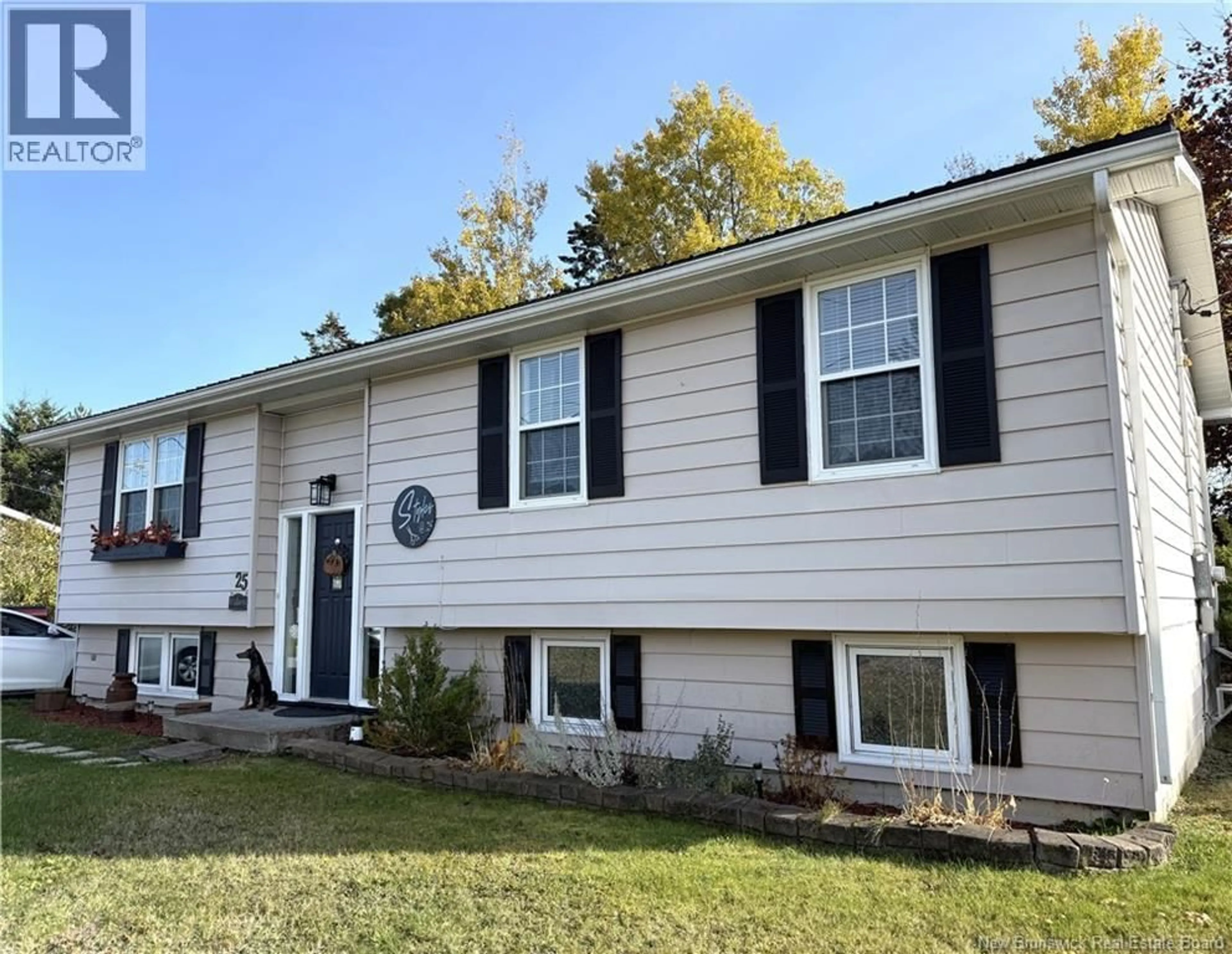 Home with vinyl exterior material, street for 25 PRINCE WILLIAM STREET, St George New Brunswick E5C3L7