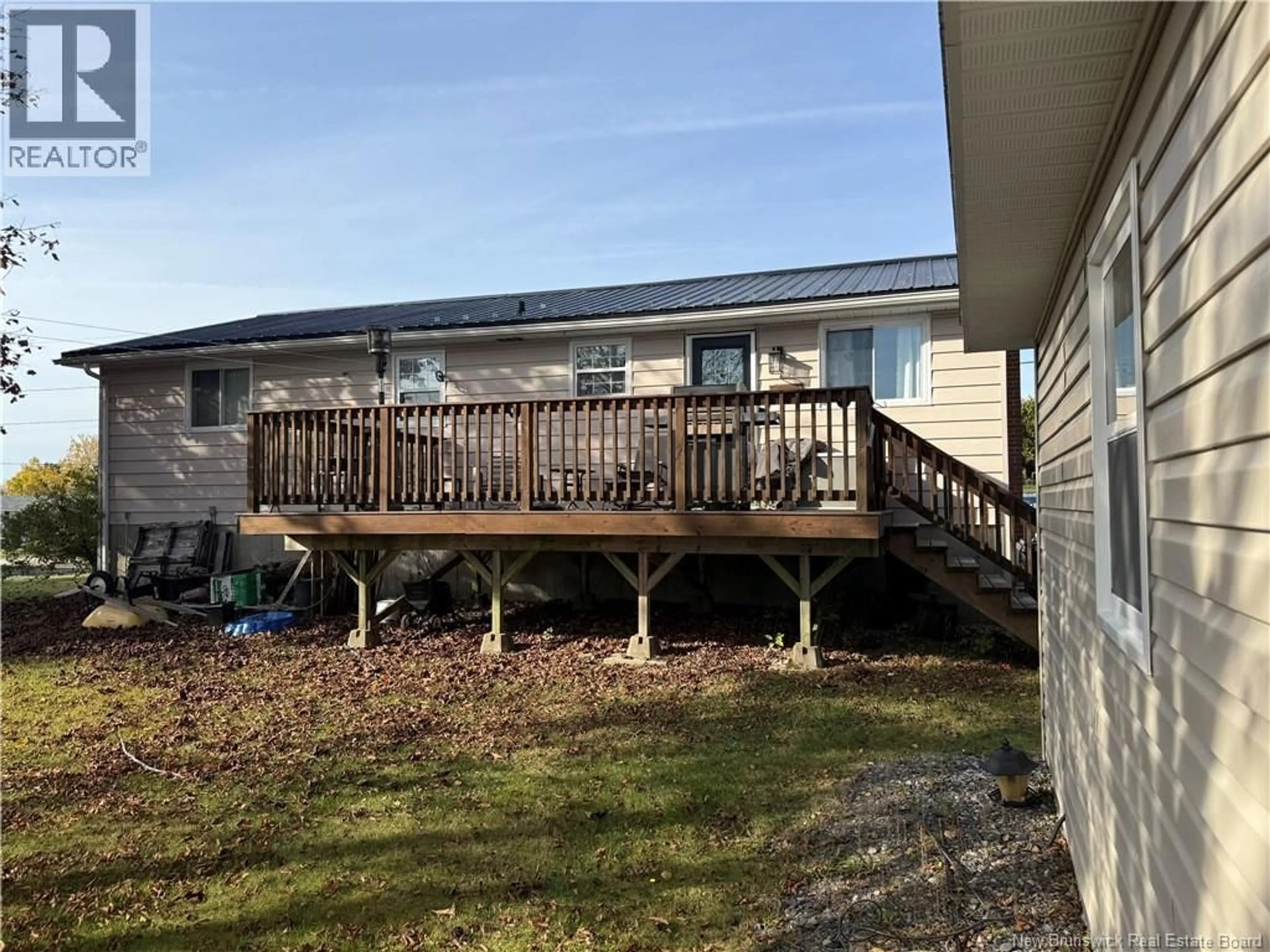 A pic from outside/outdoor area/front of a property/back of a property/a pic from drone, water/lake/river/ocean view for 25 PRINCE WILLIAM STREET, St George New Brunswick E5C3L7