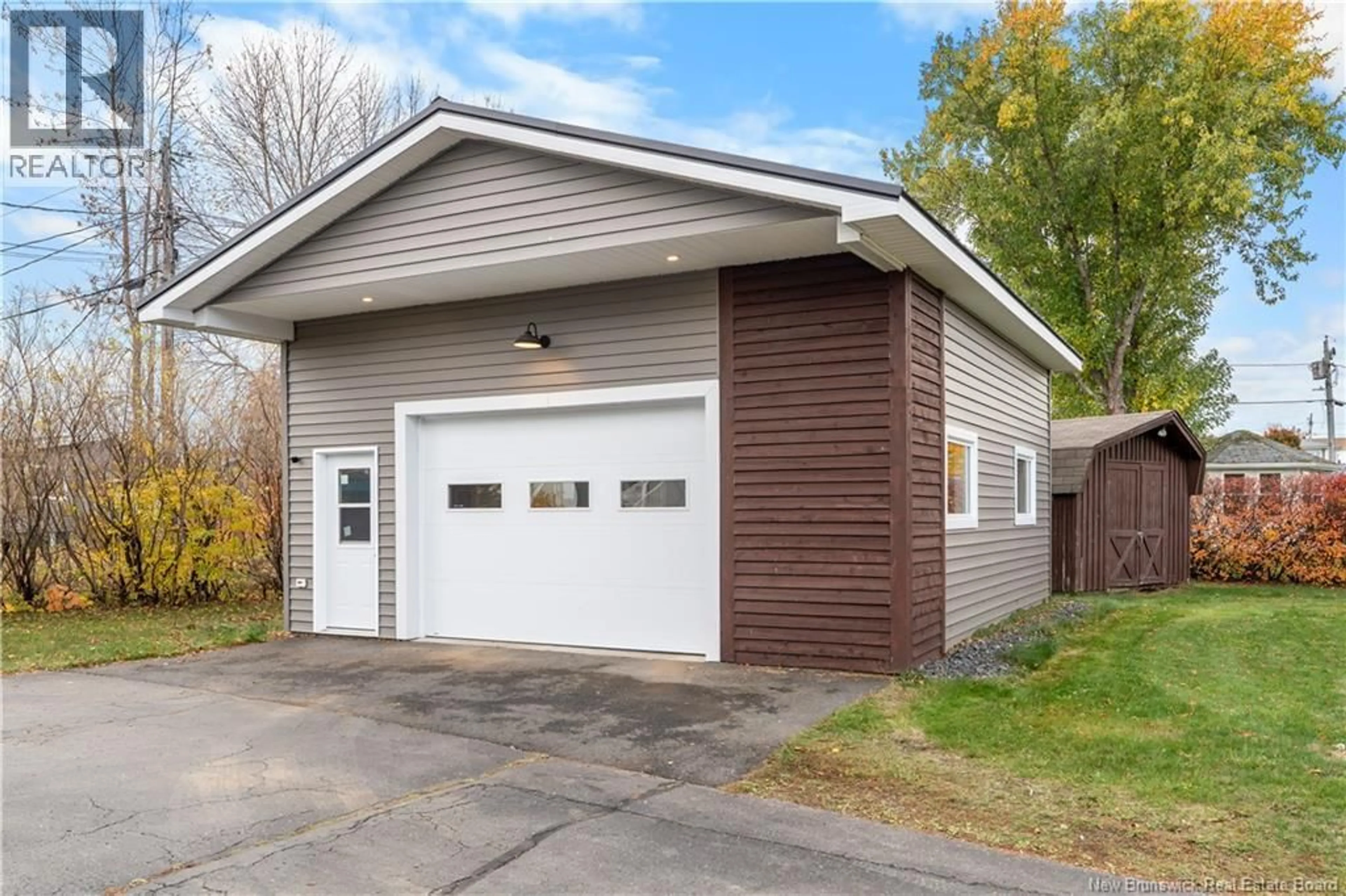 Indoor garage for 125 ROCHE, Bathurst New Brunswick E2A3E5