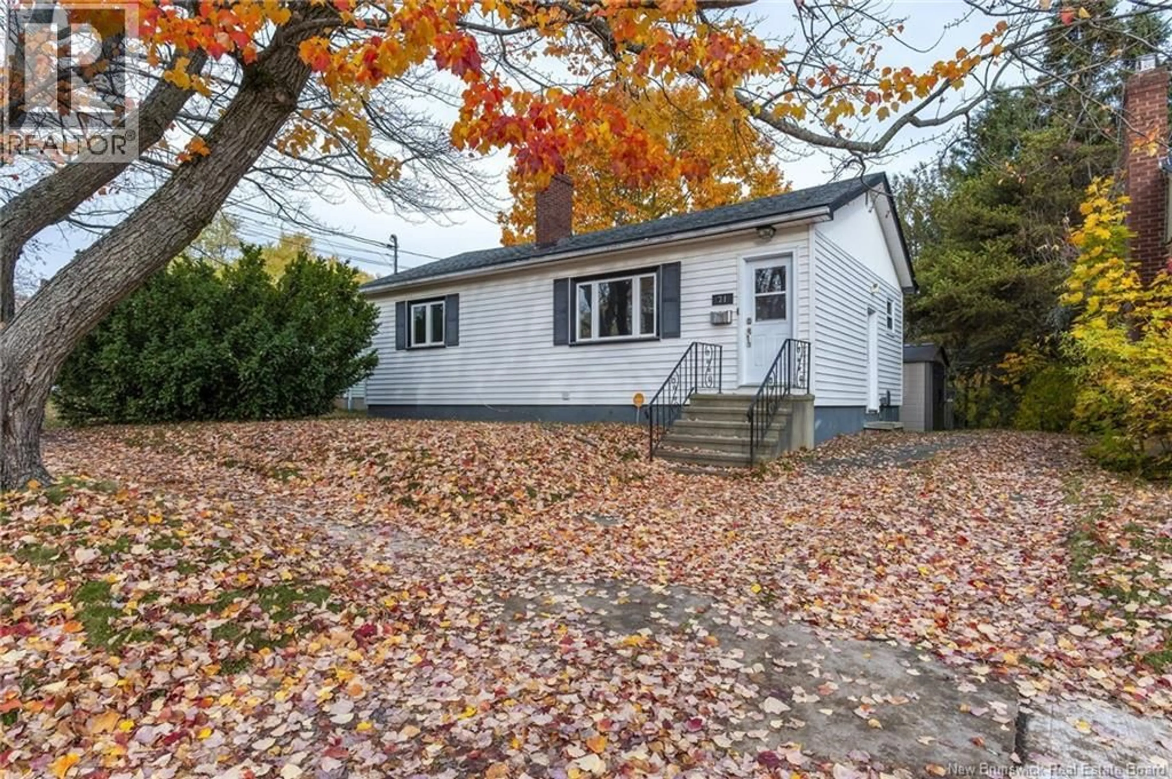 Home with vinyl exterior material, street for 21 GARFIELD, Moncton New Brunswick E1C3Y4