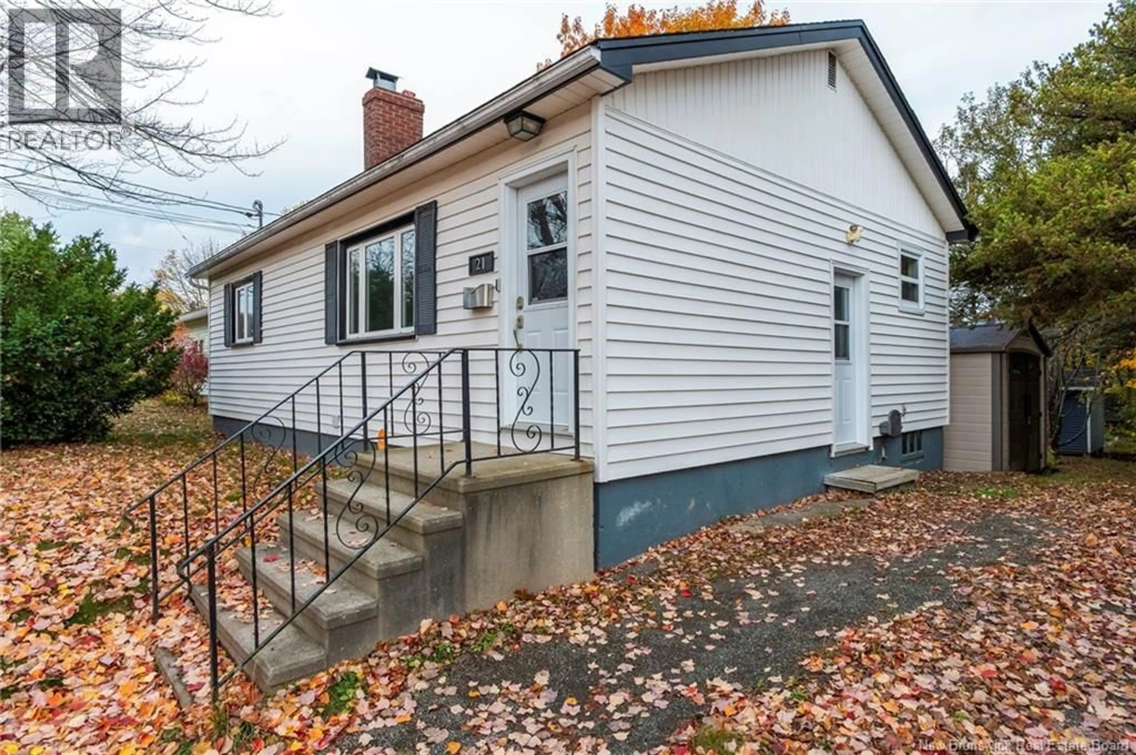 Home with vinyl exterior material, street for 21 GARFIELD, Moncton New Brunswick E1C3Y4