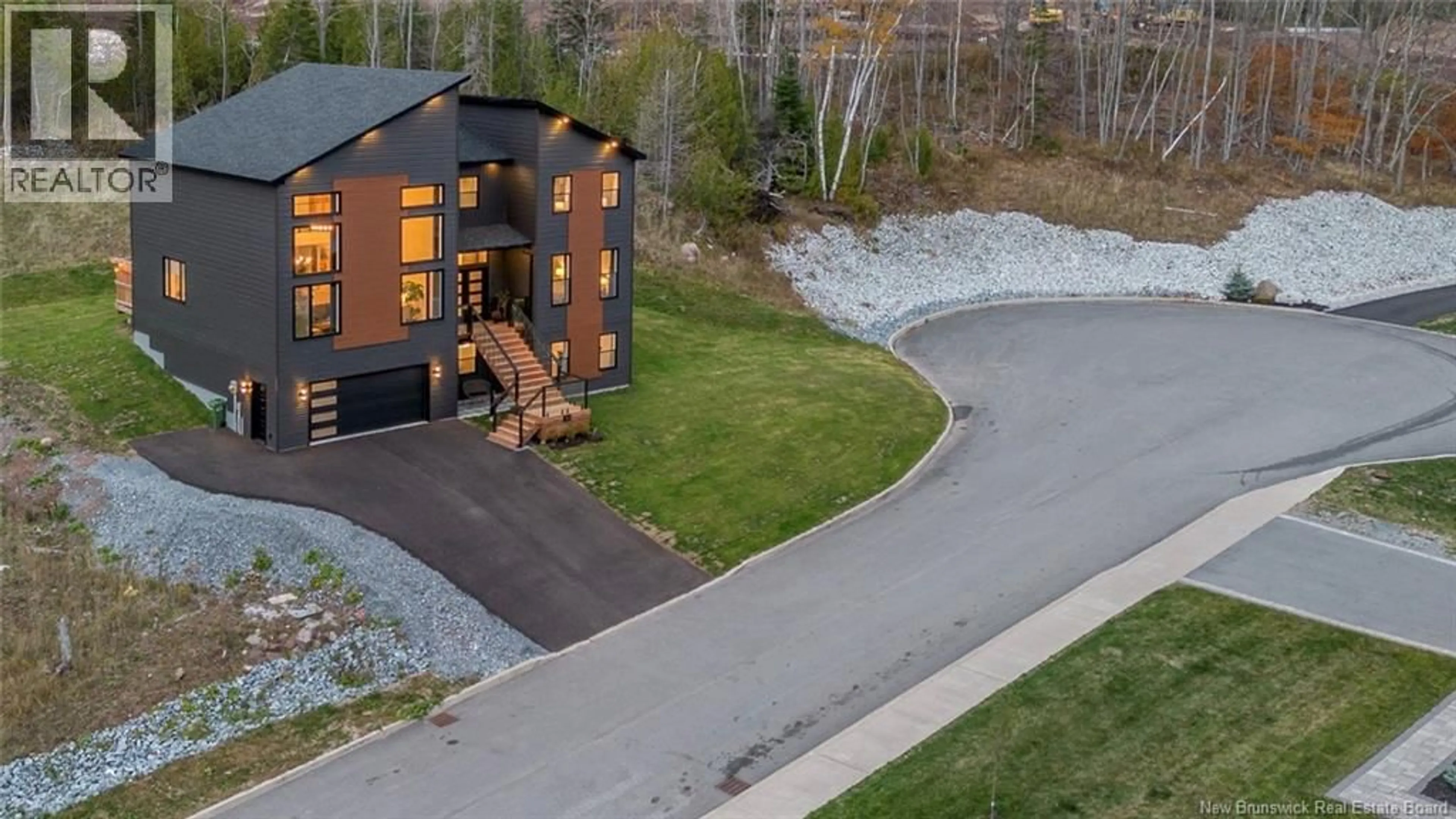 A pic from outside/outdoor area/front of a property/back of a property/a pic from drone, unknown for 31 HERITAGE WAY, Quispamsis New Brunswick E2E0T4