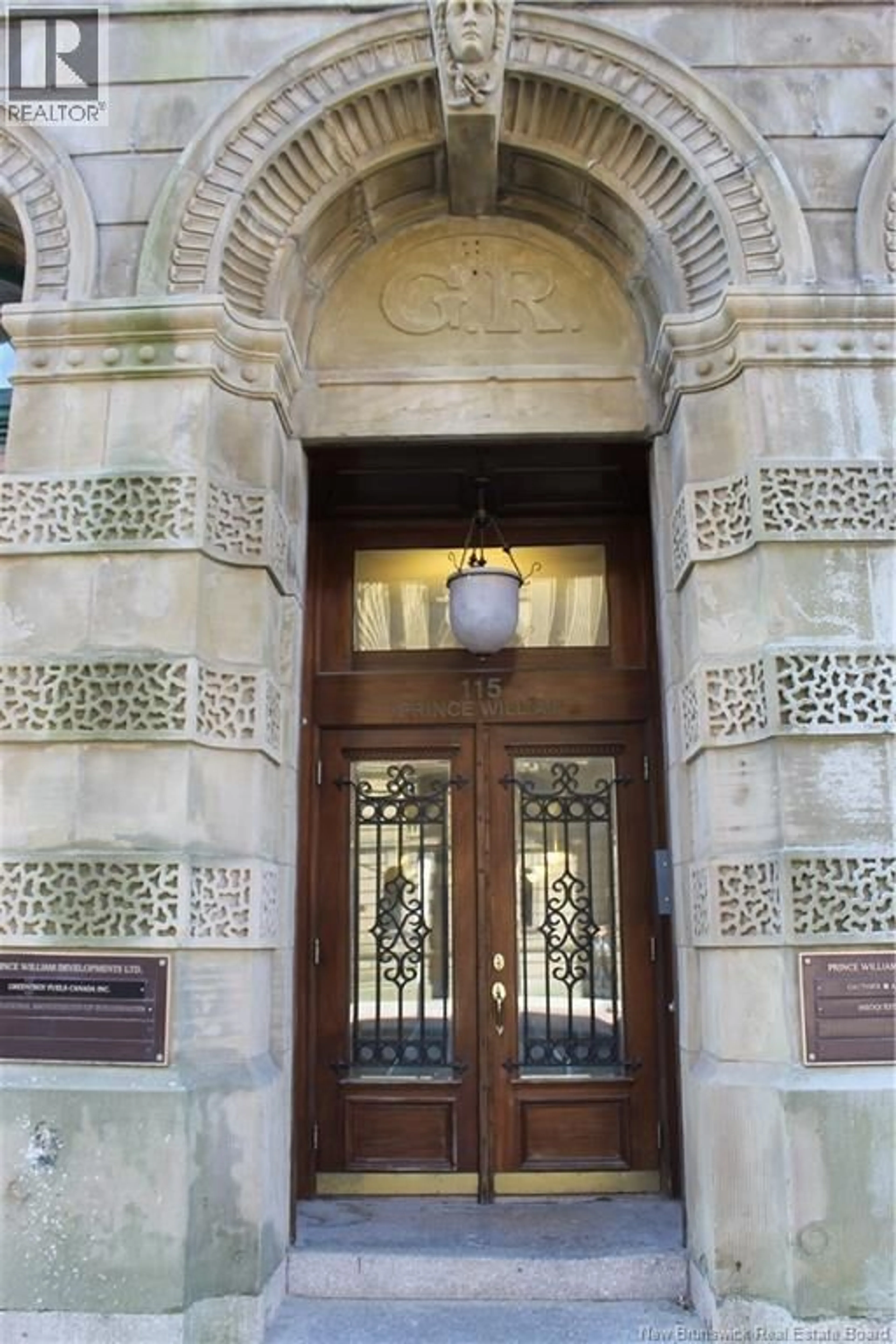 Indoor foyer for 402 - 115 PRINCE WILLIAM STREET, Saint John New Brunswick E2L2B4