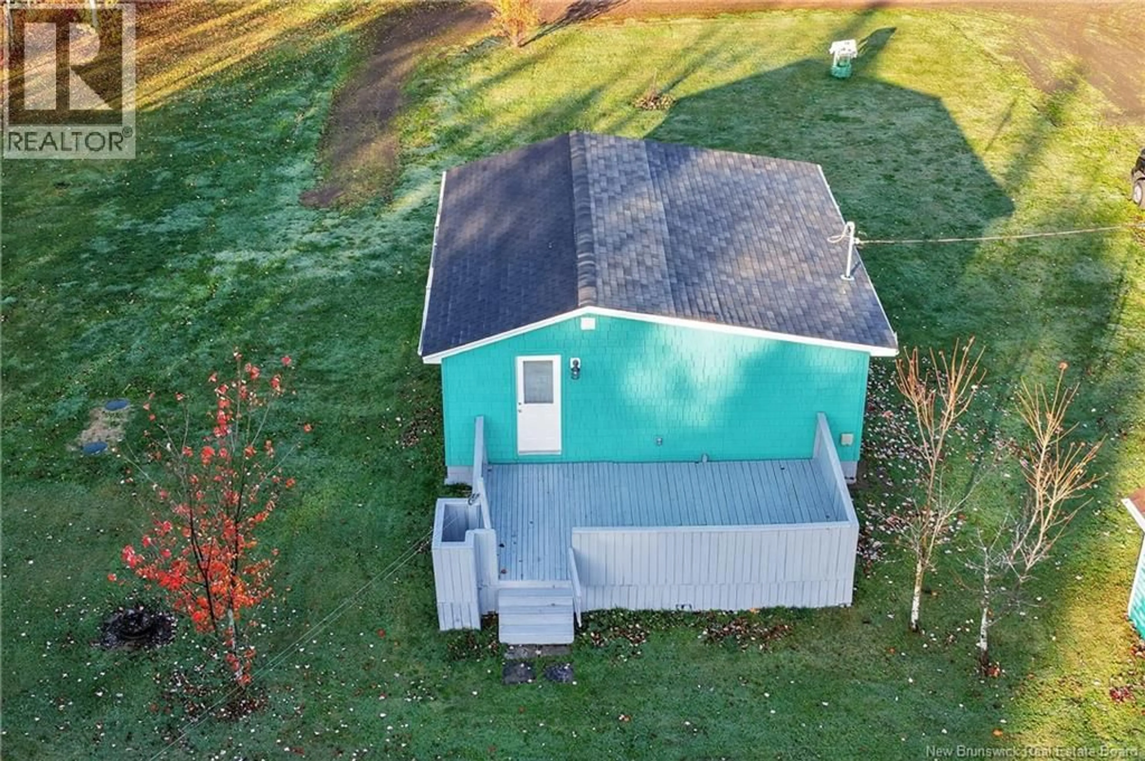 A pic from outside/outdoor area/front of a property/back of a property/a pic from drone, building for 17 STEPHANE, Grande-Digue New Brunswick E4R5T2