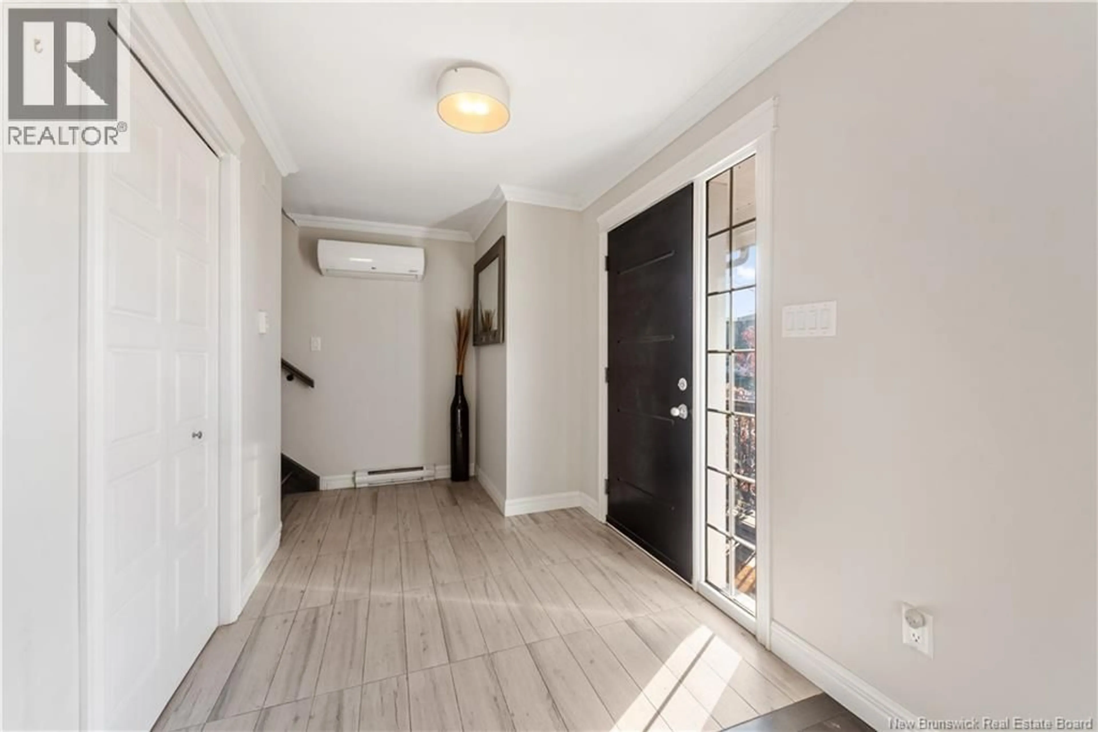 Indoor entryway for 75 FRANCFORT CRESCENT, Moncton New Brunswick E1G5W7