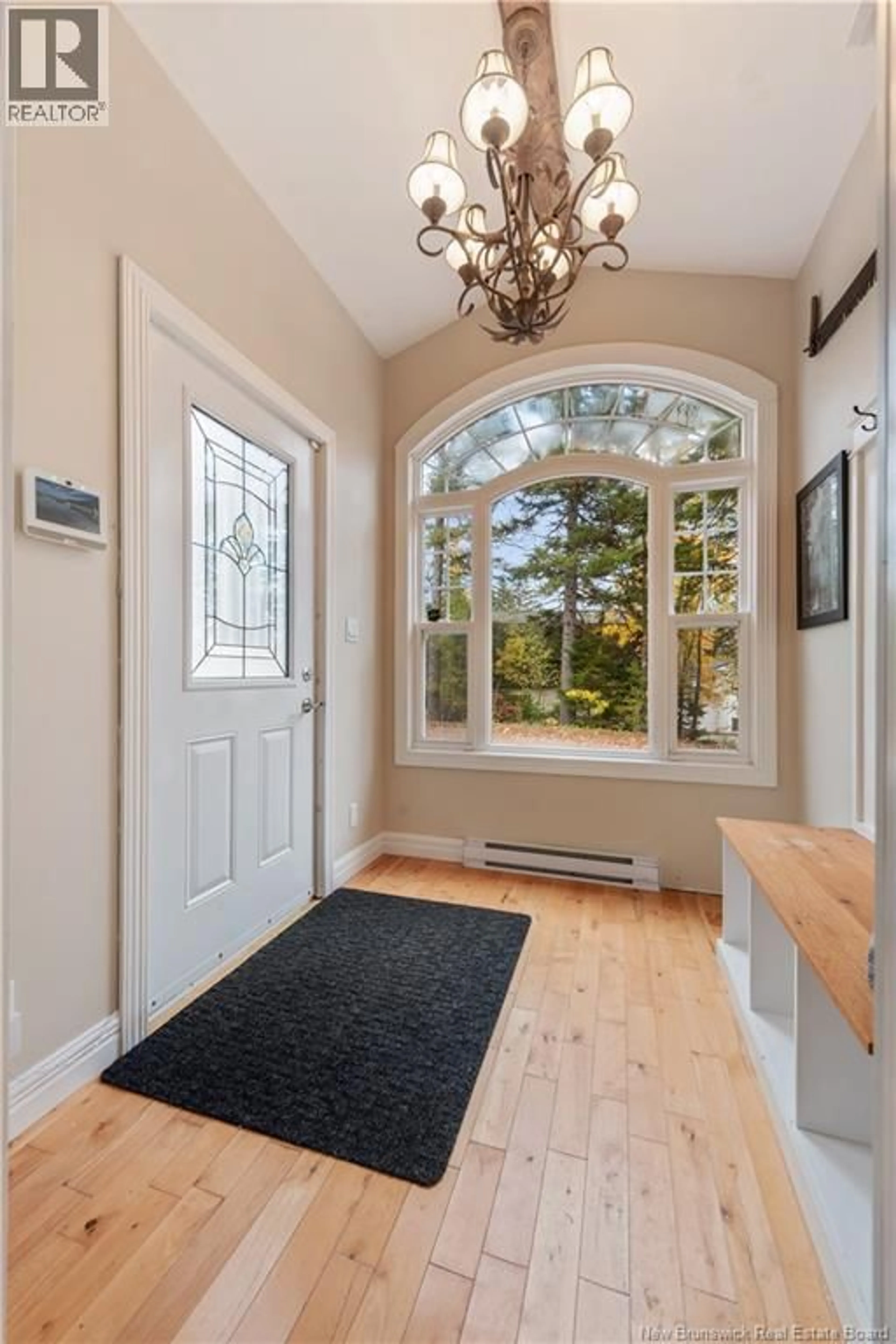 Indoor entryway for 3 DUNDAS AVENUE, Saint-Antoine New Brunswick E4V1N7