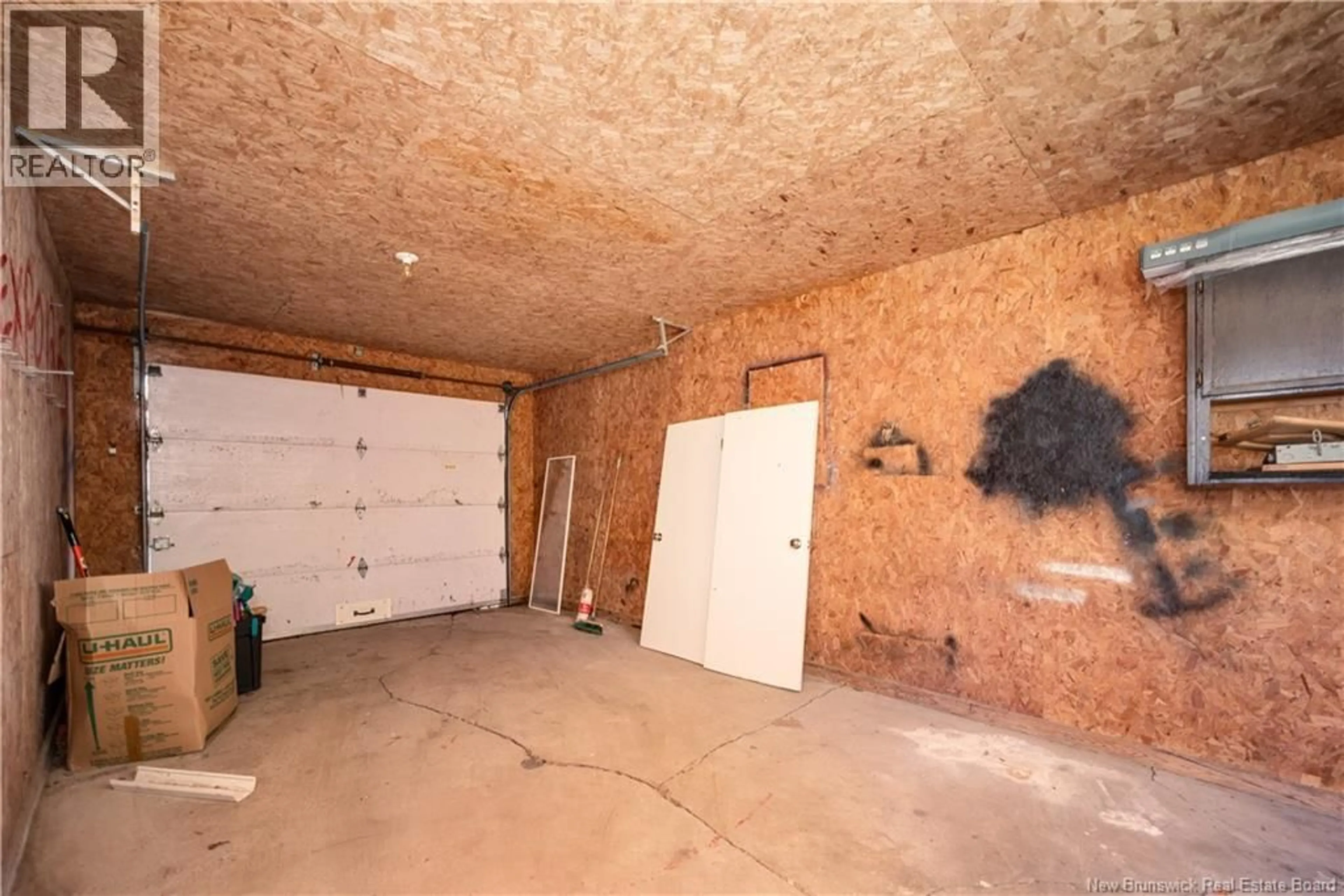 Indoor garage for 20 GERARD STREET, Saint-Antoine New Brunswick E4V1V8