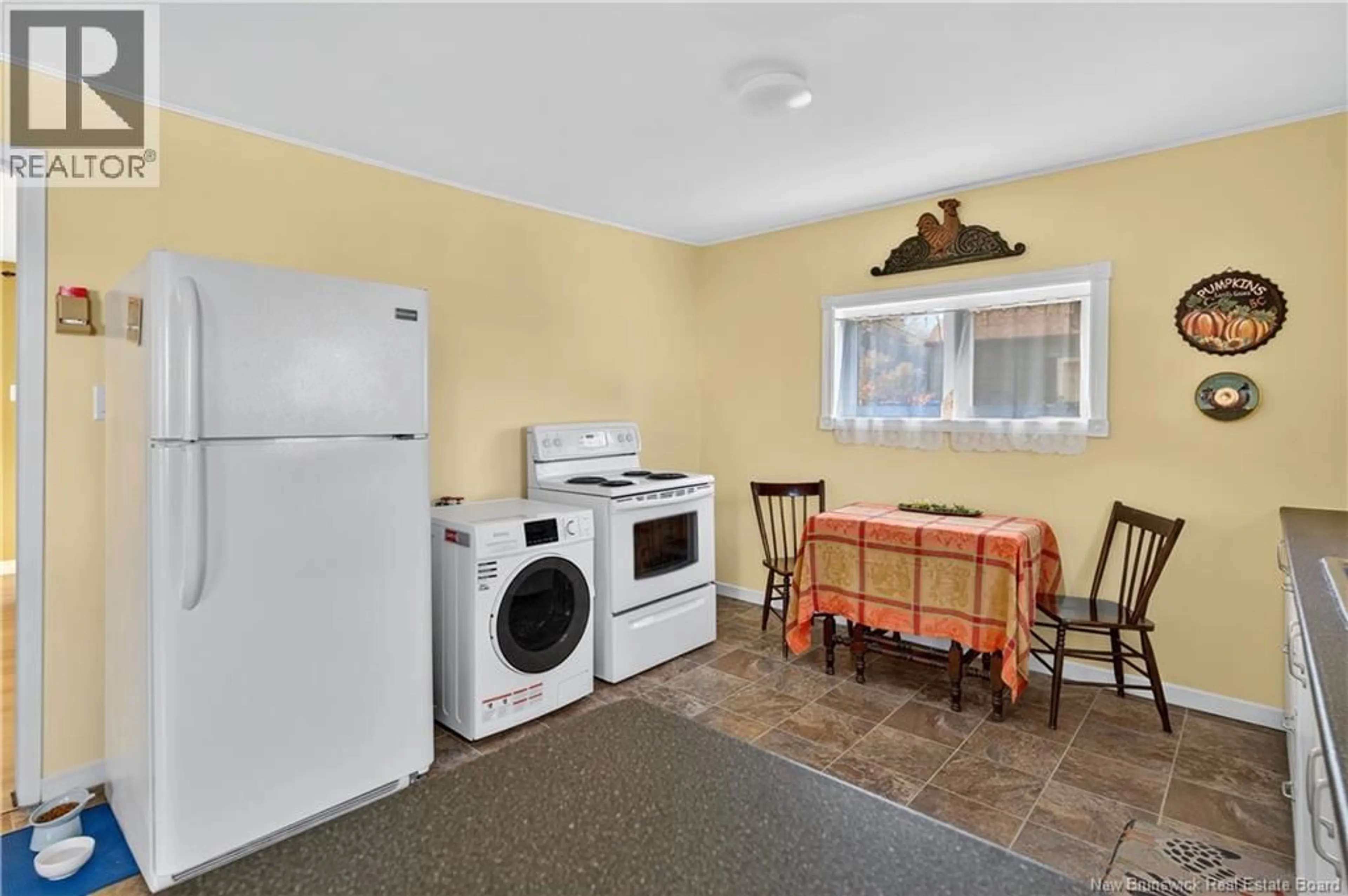 Standard kitchen, unknown for 605 VICTORIA STREET, Dalhousie New Brunswick E8C2V6