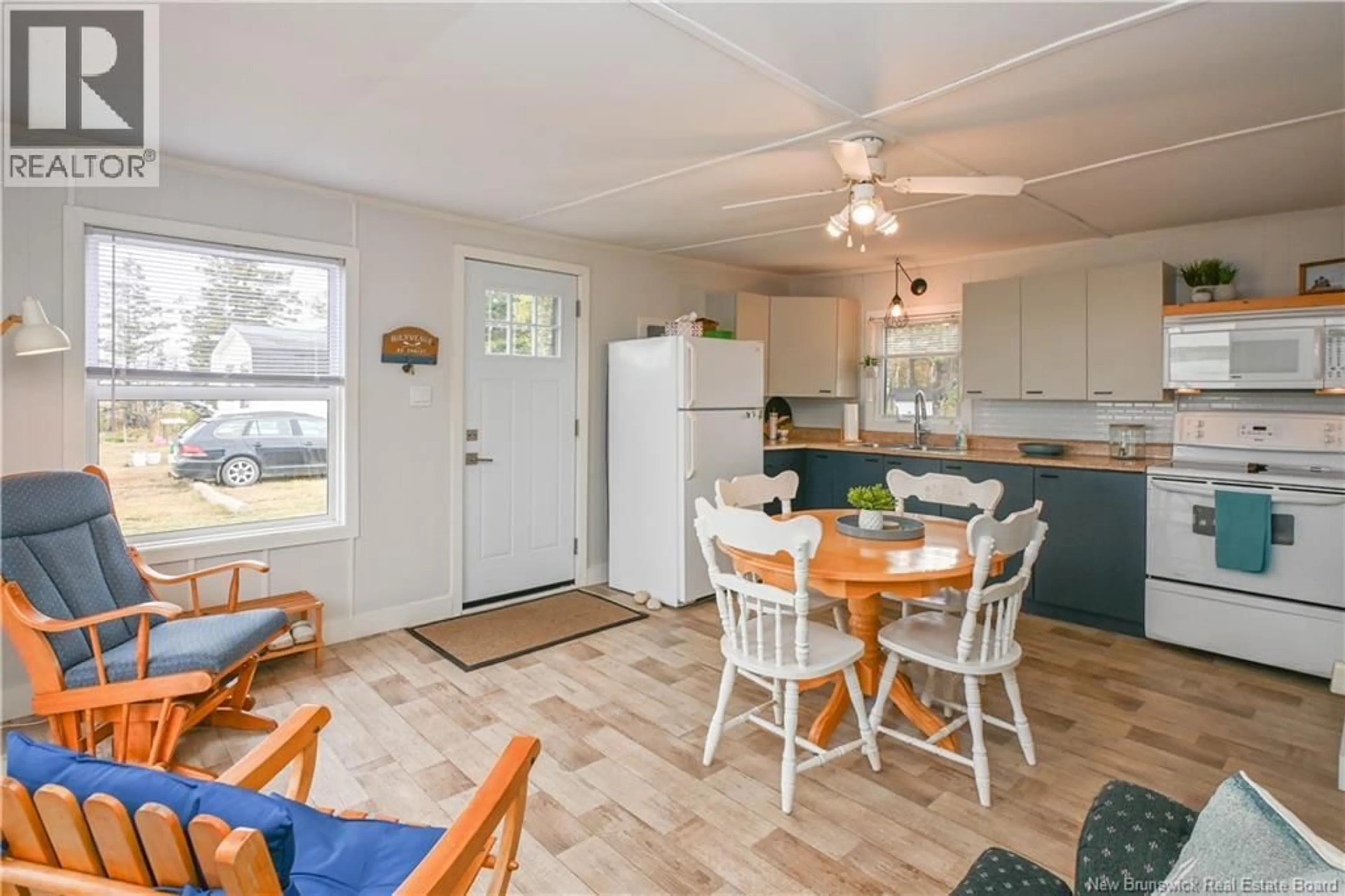 Open concept kitchen, unknown for 27 - 29 BERTIE STREET, Val-Comeau New Brunswick E1X4J7