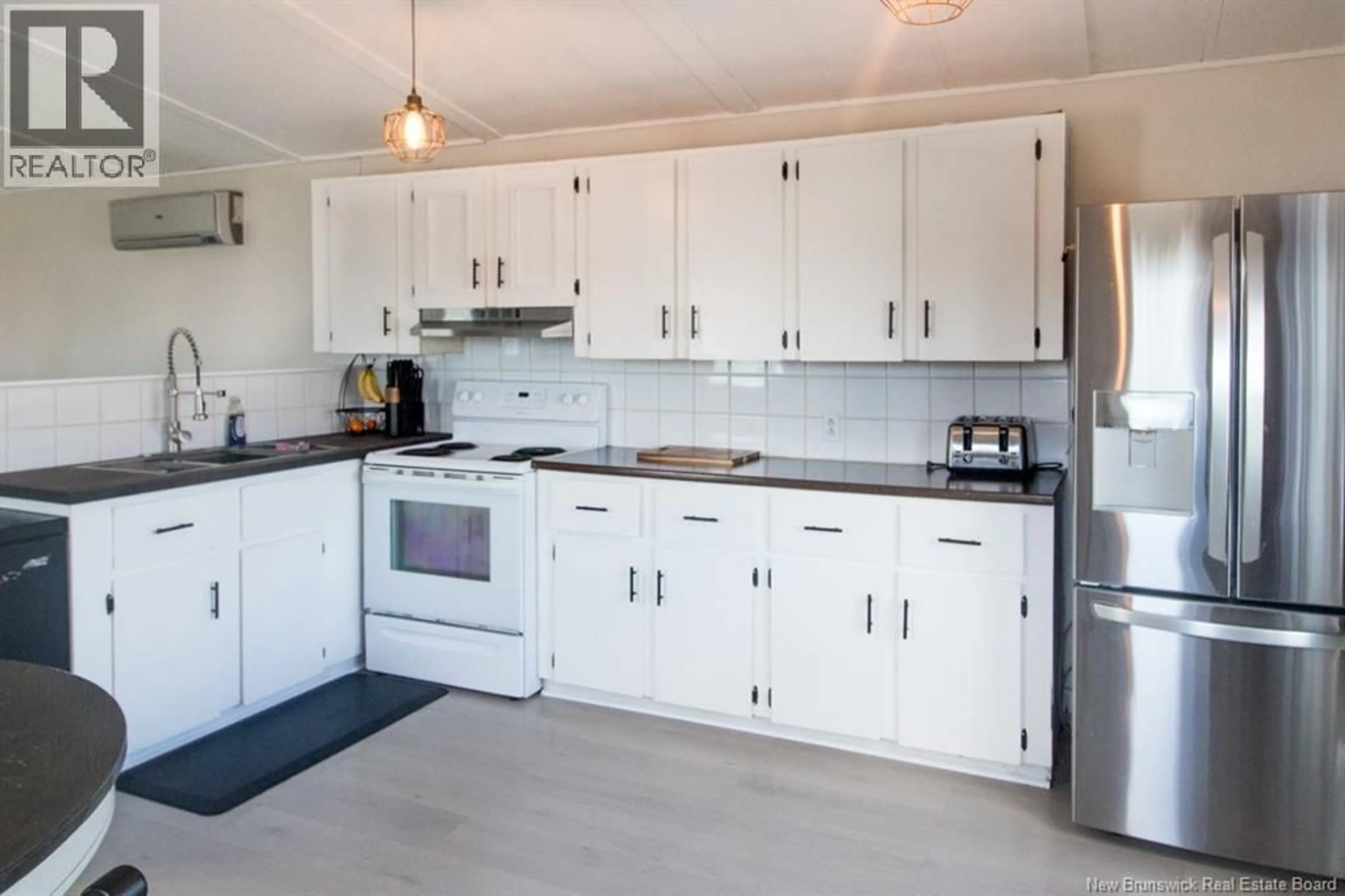 Standard kitchen, unknown for 10 NOUWENS DRIVE, Saint John New Brunswick E2M1P1