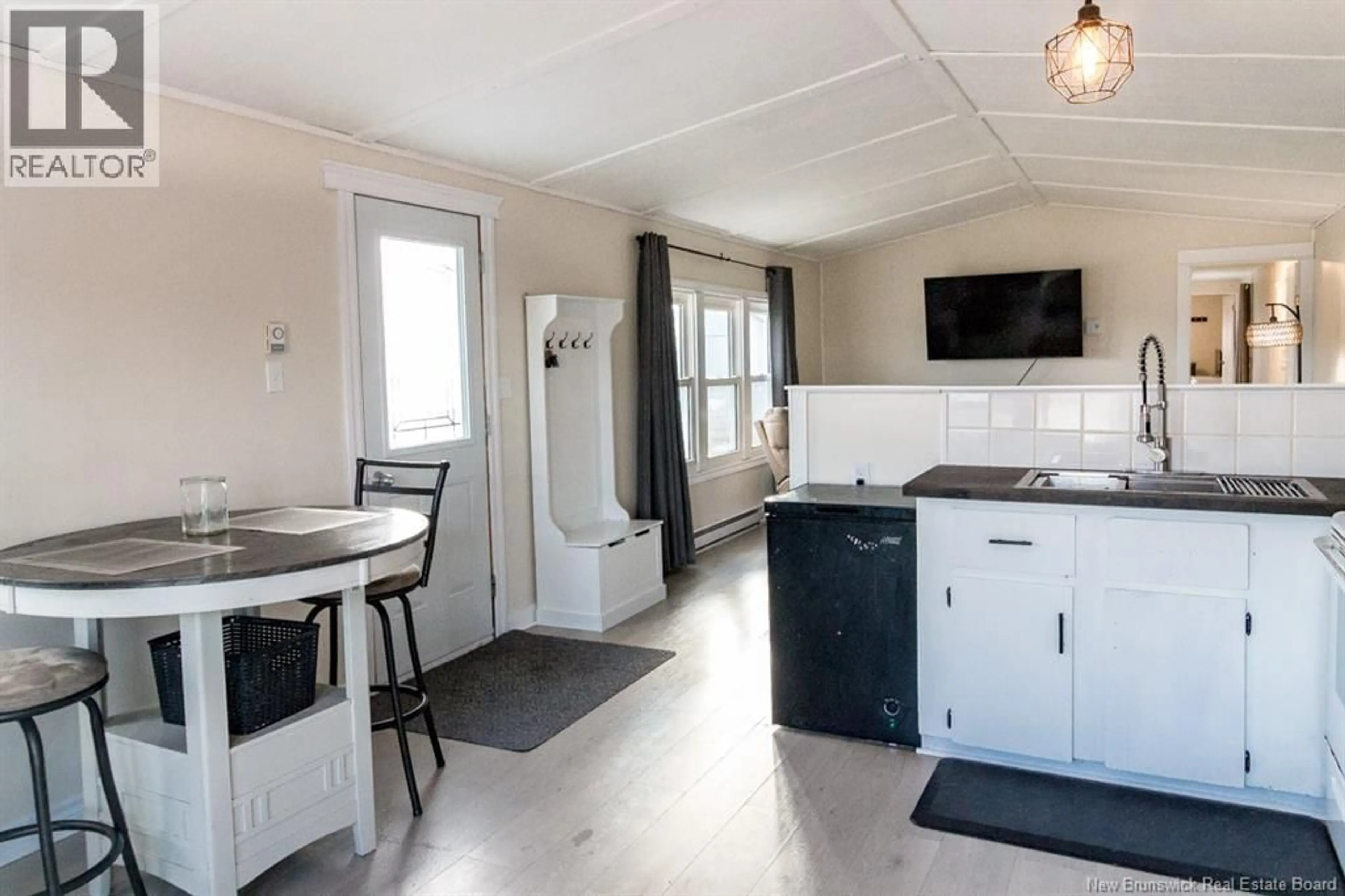 Open concept kitchen, unknown for 10 NOUWENS DRIVE, Saint John New Brunswick E2M1P1