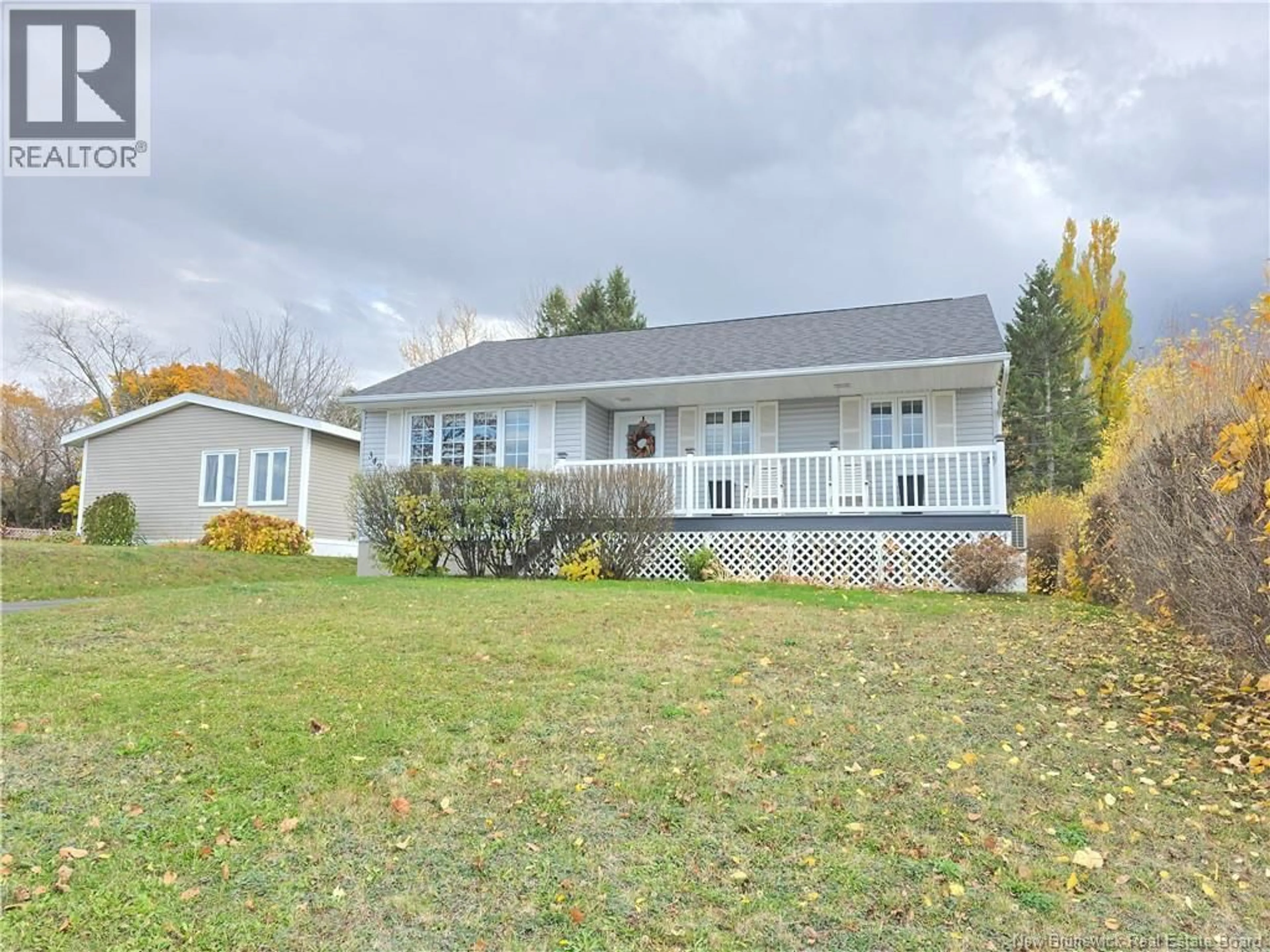 Home with vinyl exterior material, unknown for 349 HENNESSY, Bathurst New Brunswick E2A2N8
