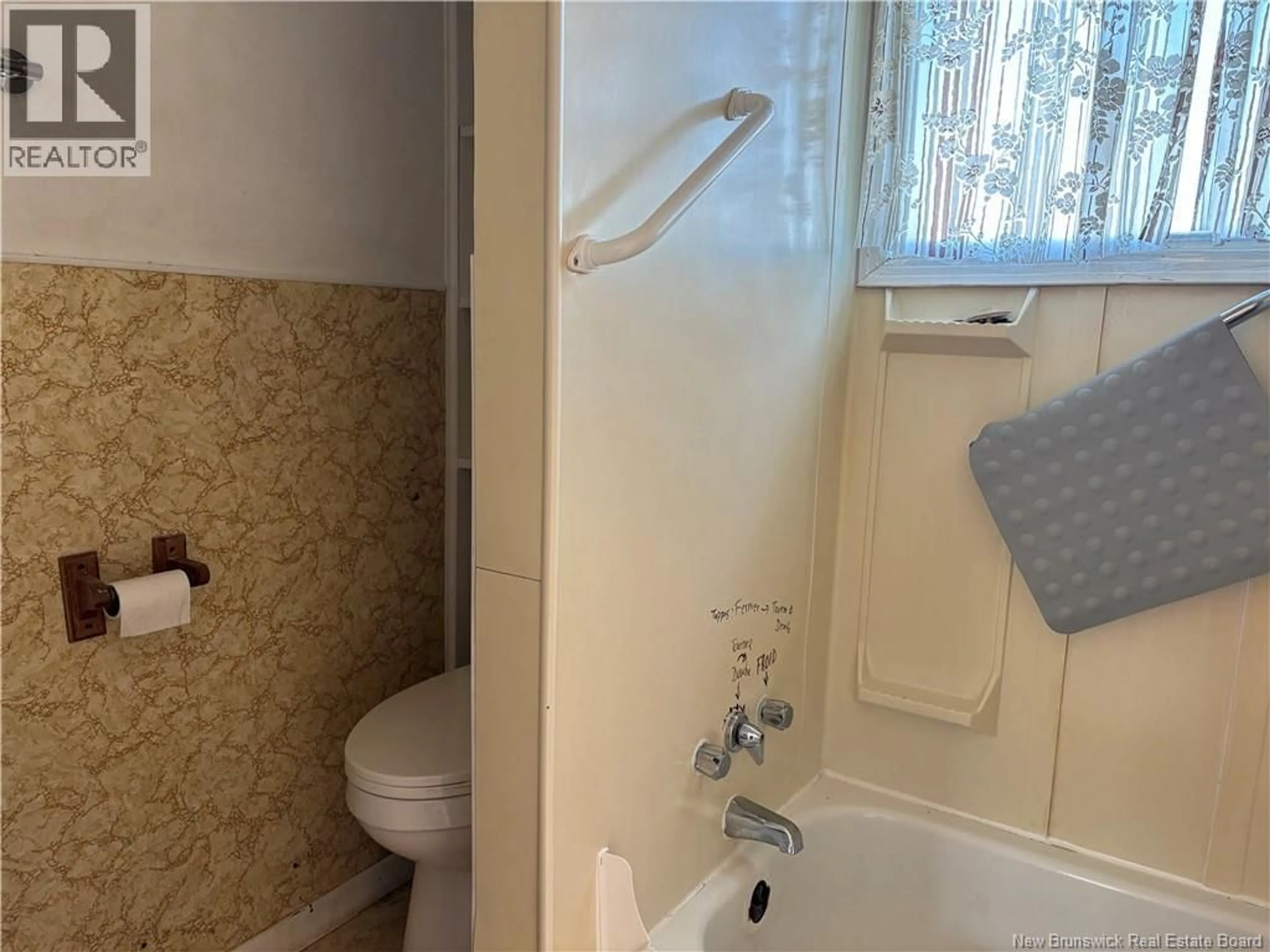 Standard bathroom, unknown for 3239 ROUTE 134, Bathurst New Brunswick E8L1T9