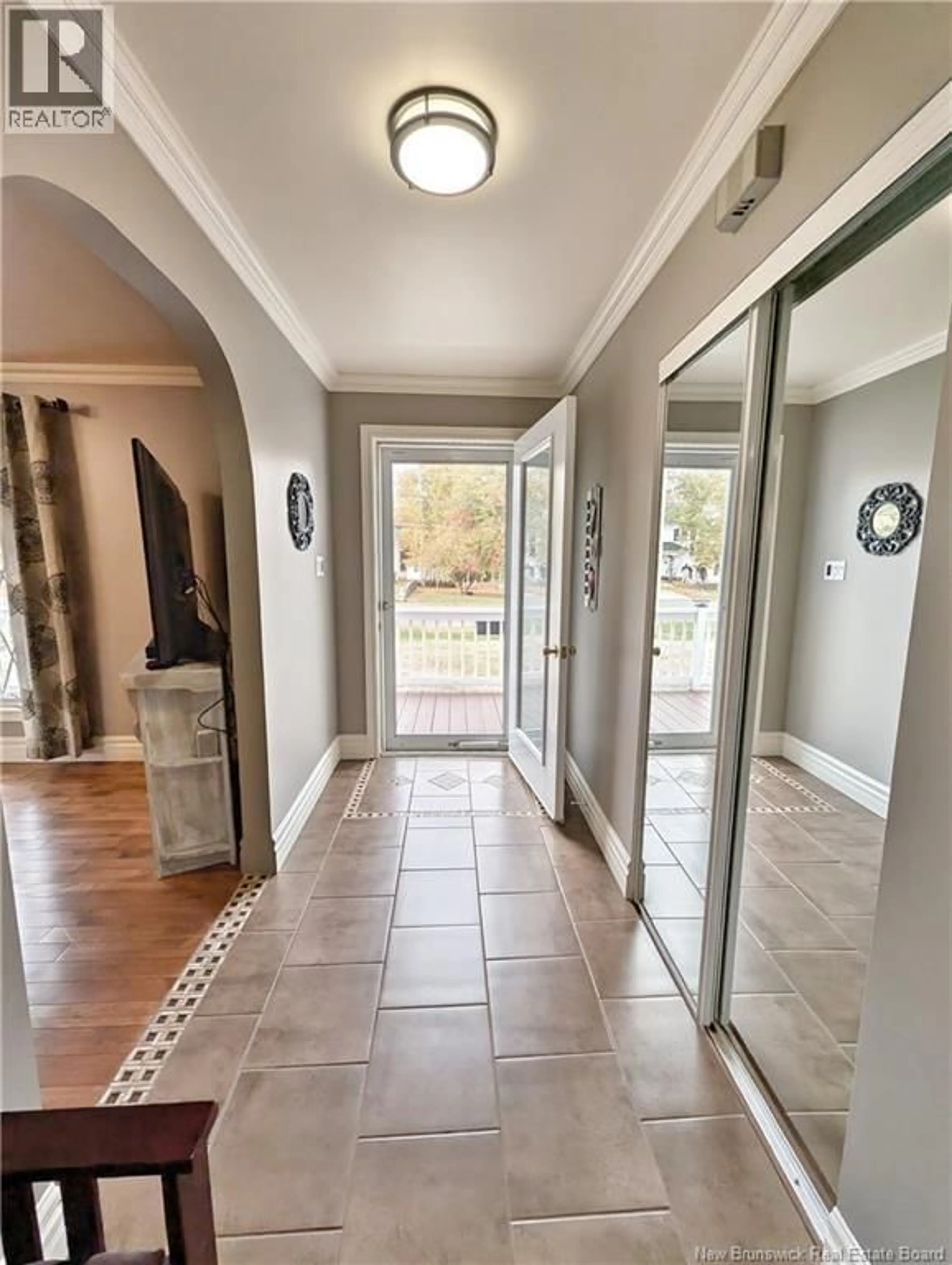 Indoor entryway for 797 SAINT-JOSEPH BOULEVARD, Saint-Léolin New Brunswick E8N2N9