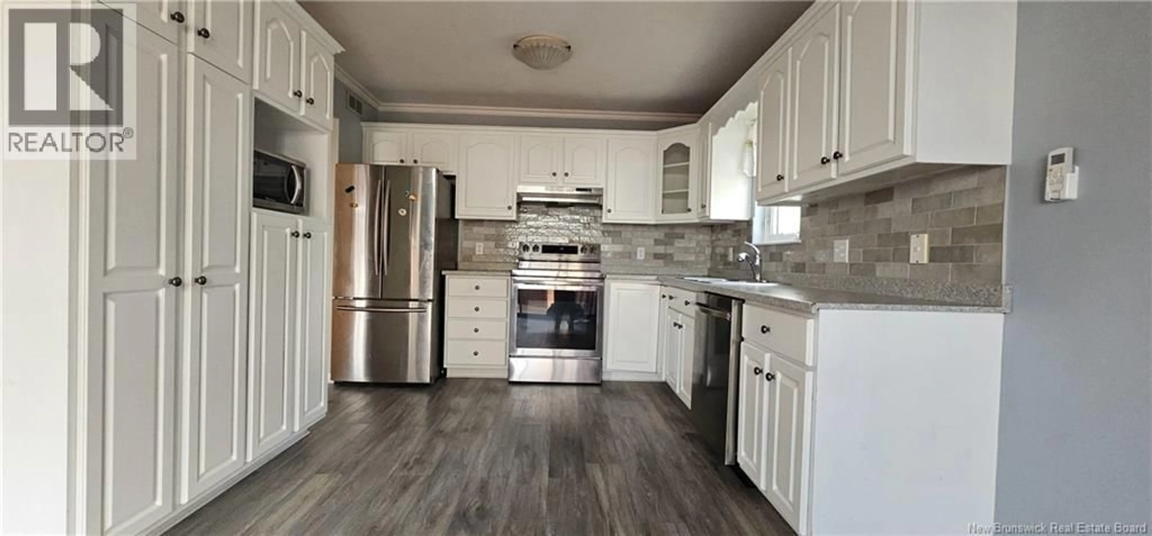 Open concept kitchen, unknown for 17 SHEFFIELD COURT, Moncton New Brunswick E1G2J2